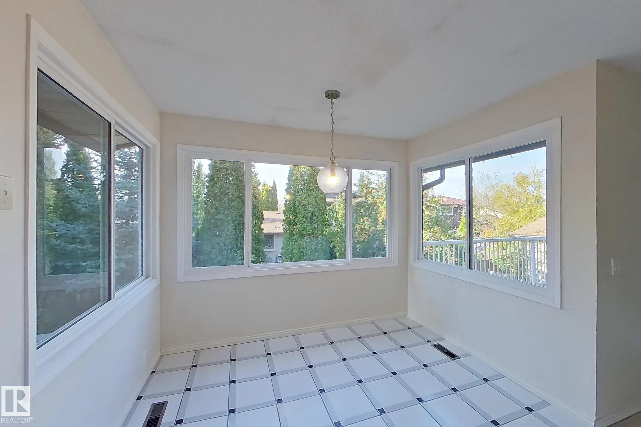 59 WOODCREST Avenue