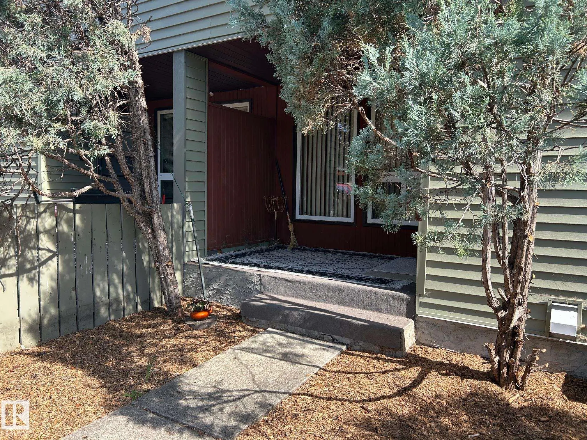 5345 HILL VIEW Crescent