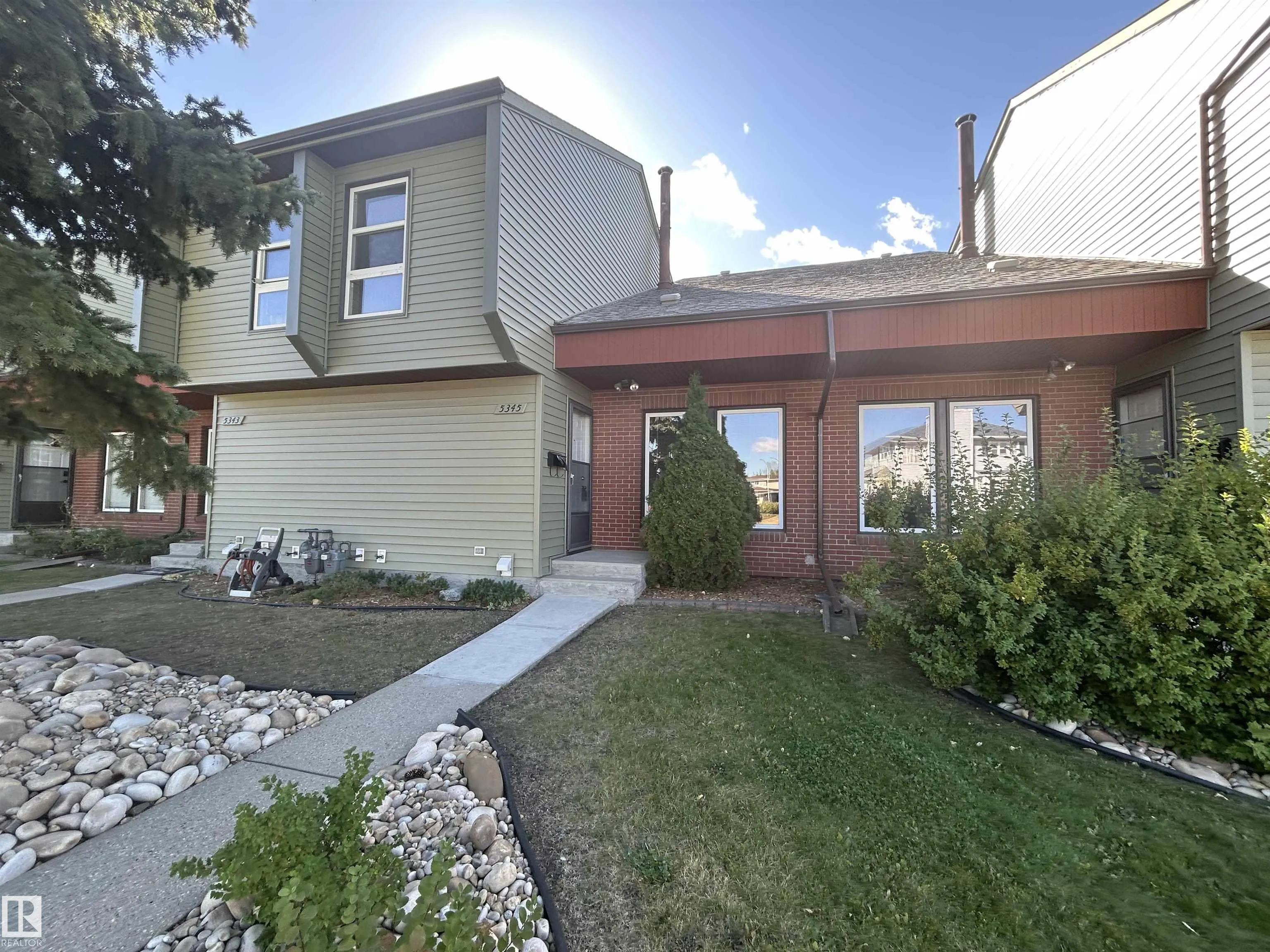5345 HILL VIEW Crescent