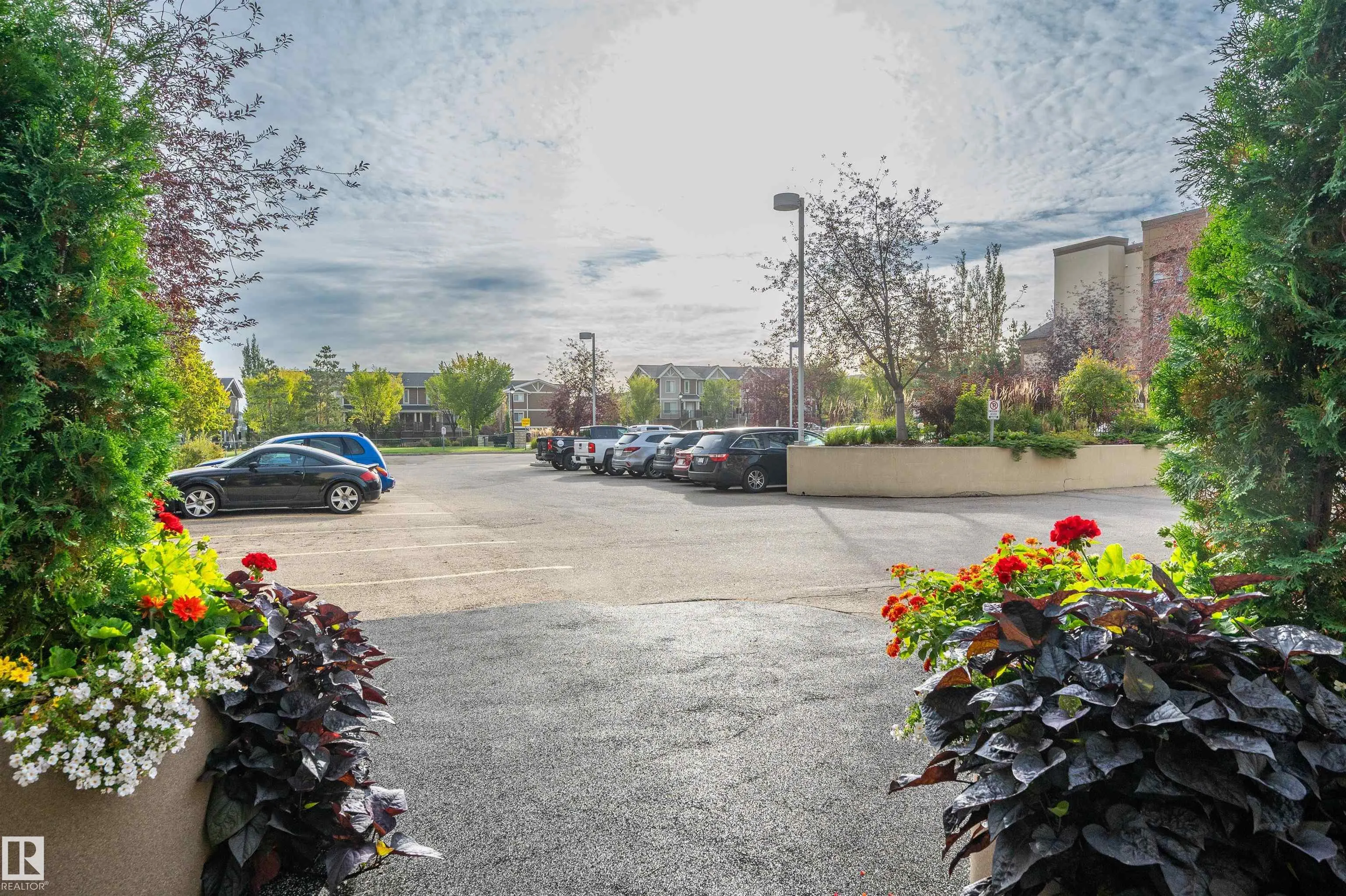 400 Palisades Way