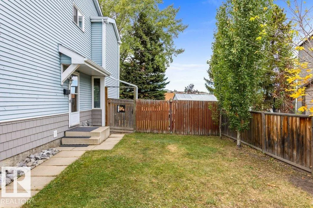 87 WOODCREST Avenue
