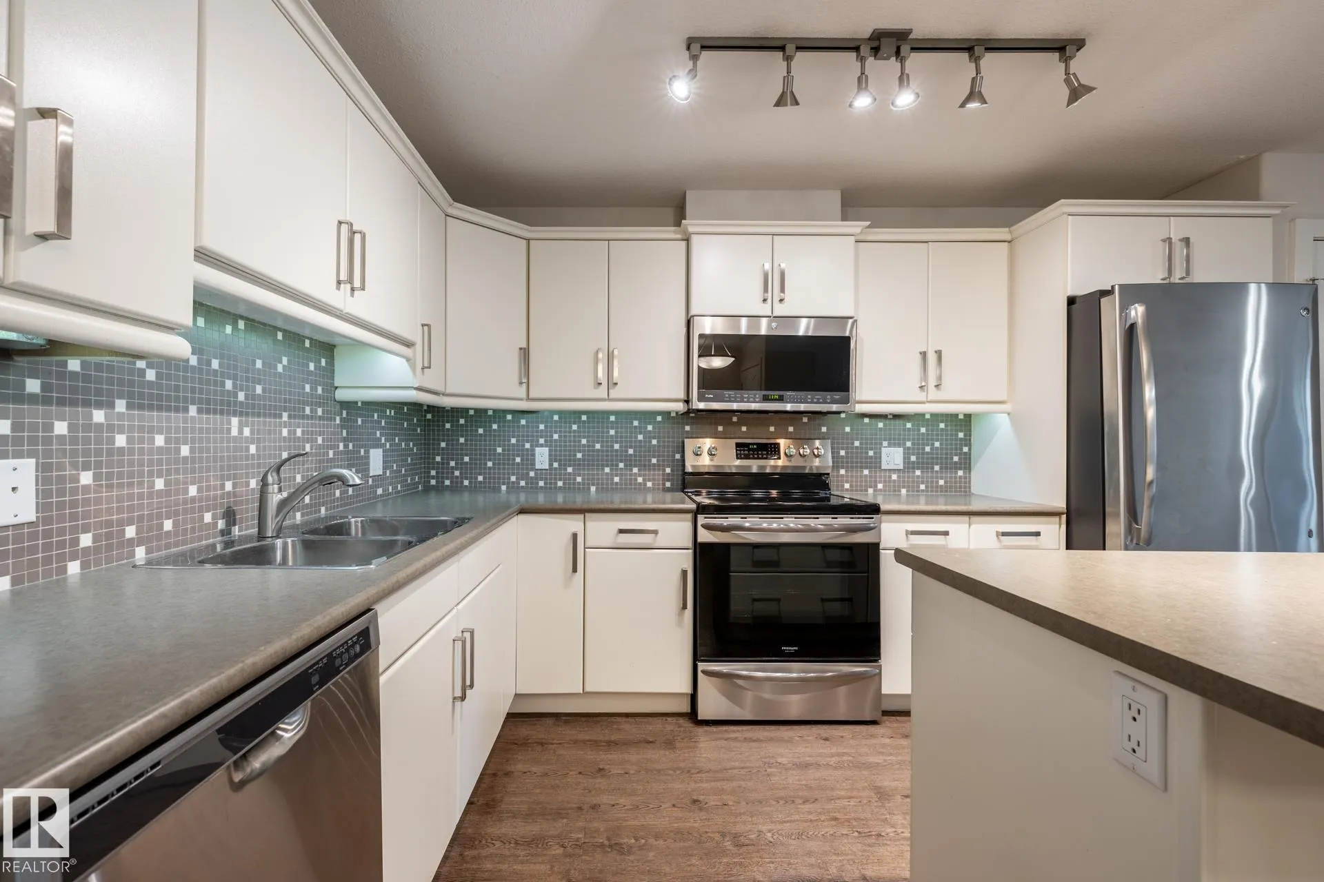 278 SUDER GREENS Drive
