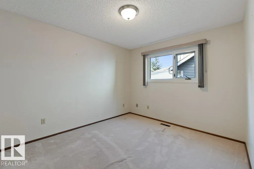 14 WINDERMERE Crescent