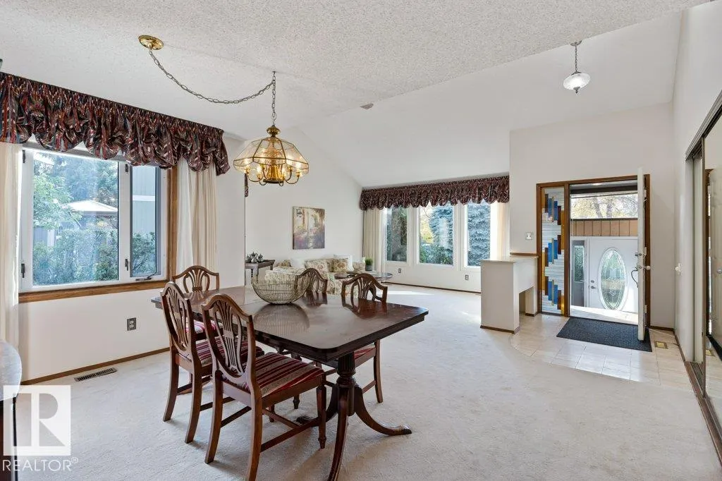 14 WINDERMERE Crescent
