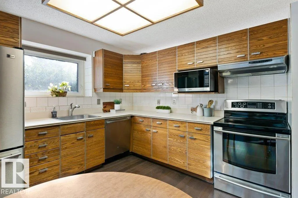 14 WINDERMERE Crescent