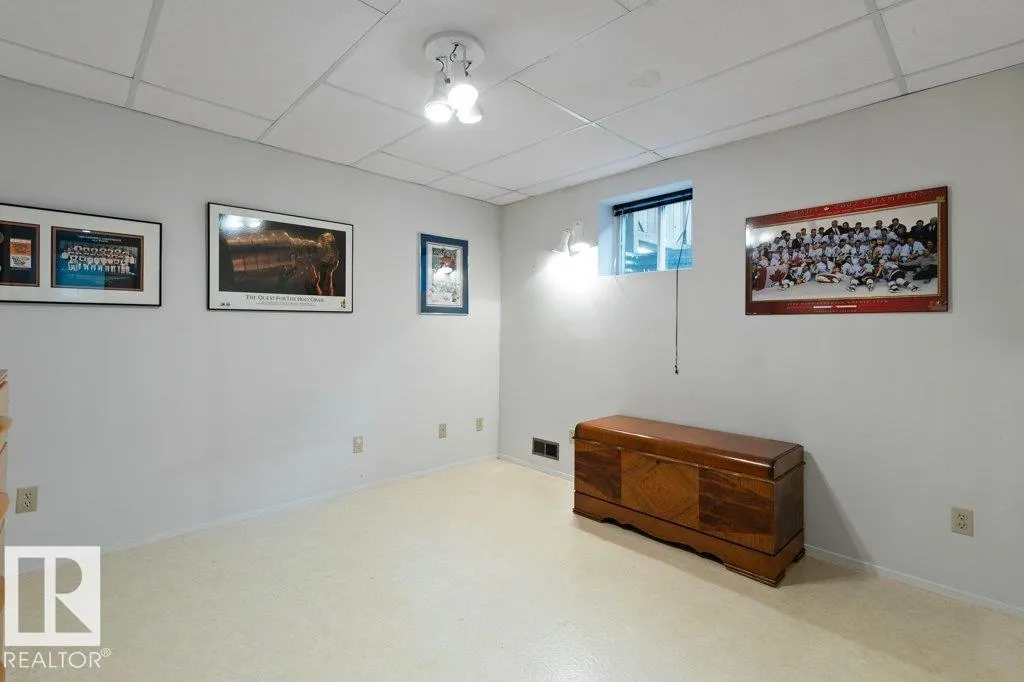 14 WINDERMERE Crescent
