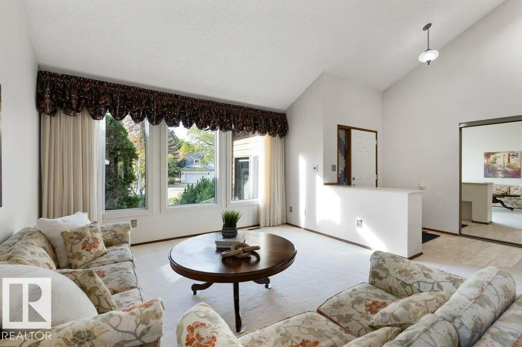 14 WINDERMERE Crescent