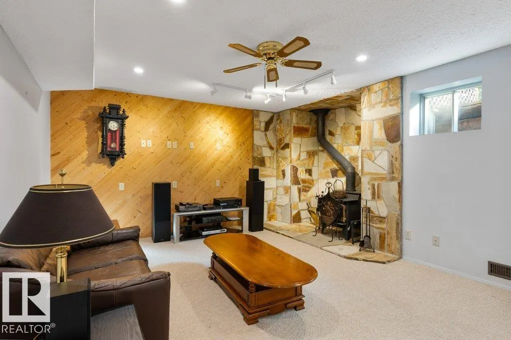 14 WINDERMERE Crescent