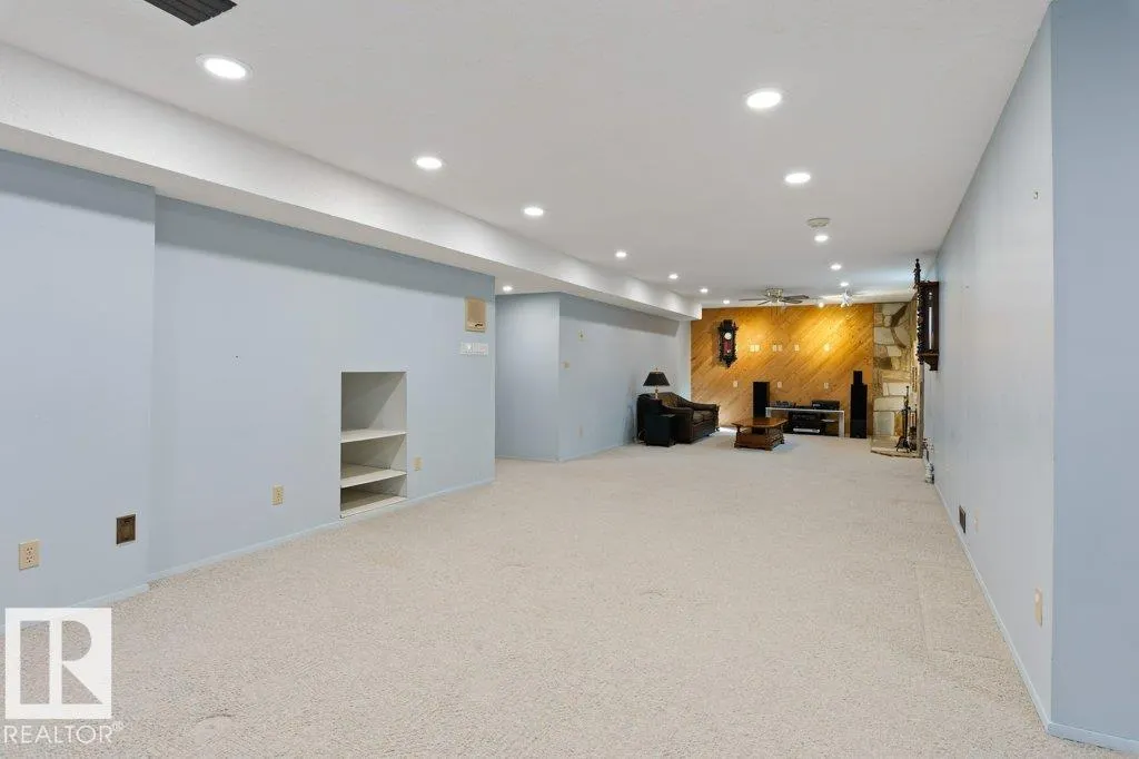 14 WINDERMERE Crescent