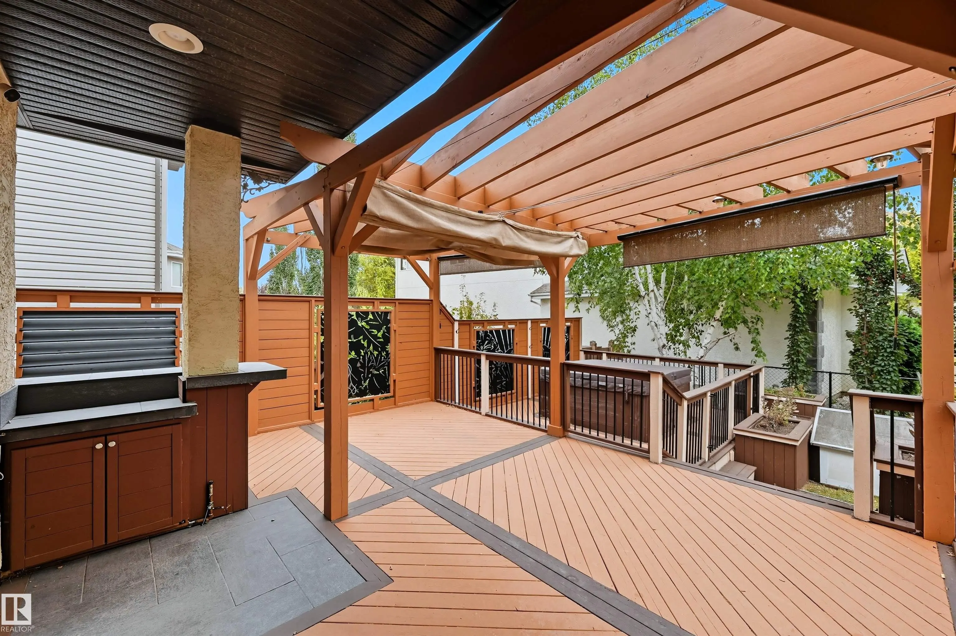 976 HOLLINGSWORTH Bend