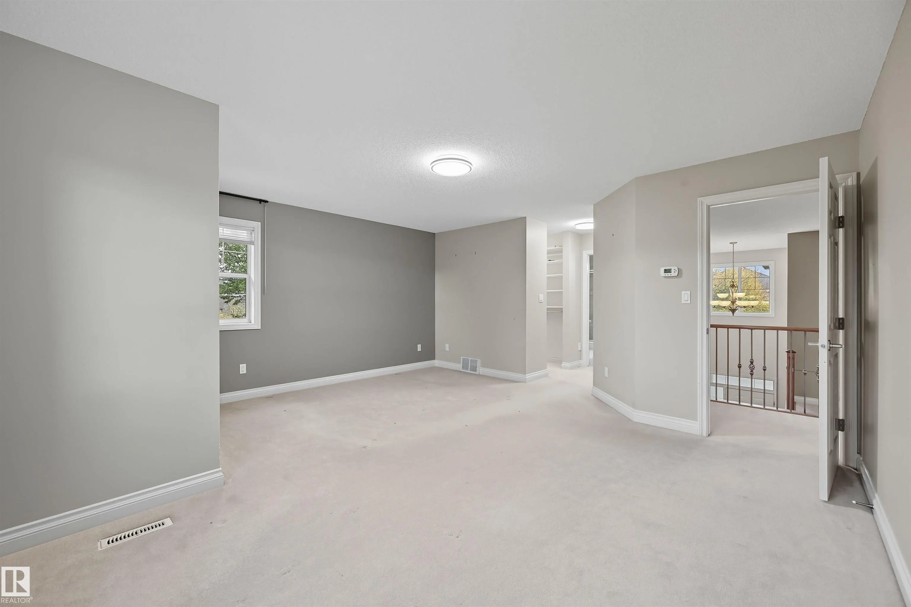 976 HOLLINGSWORTH Bend