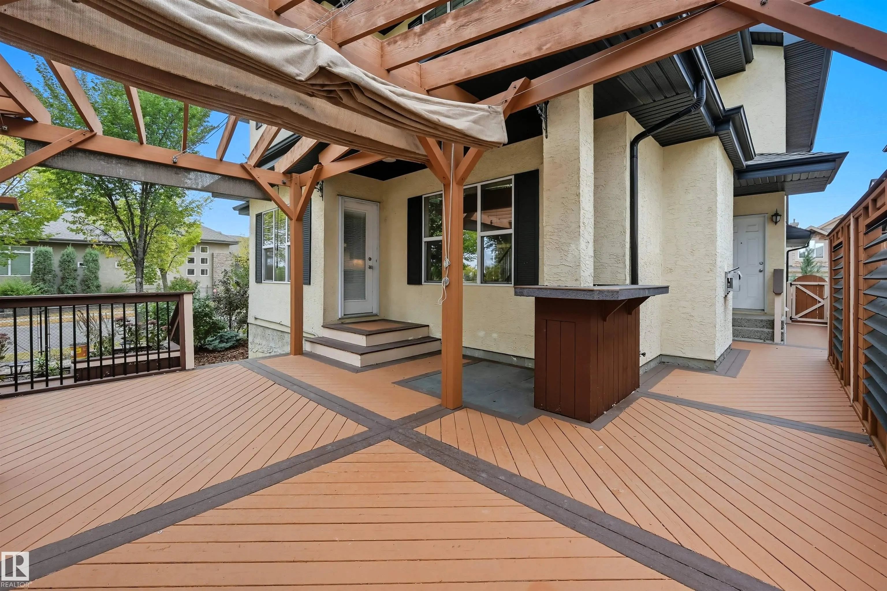 976 HOLLINGSWORTH Bend