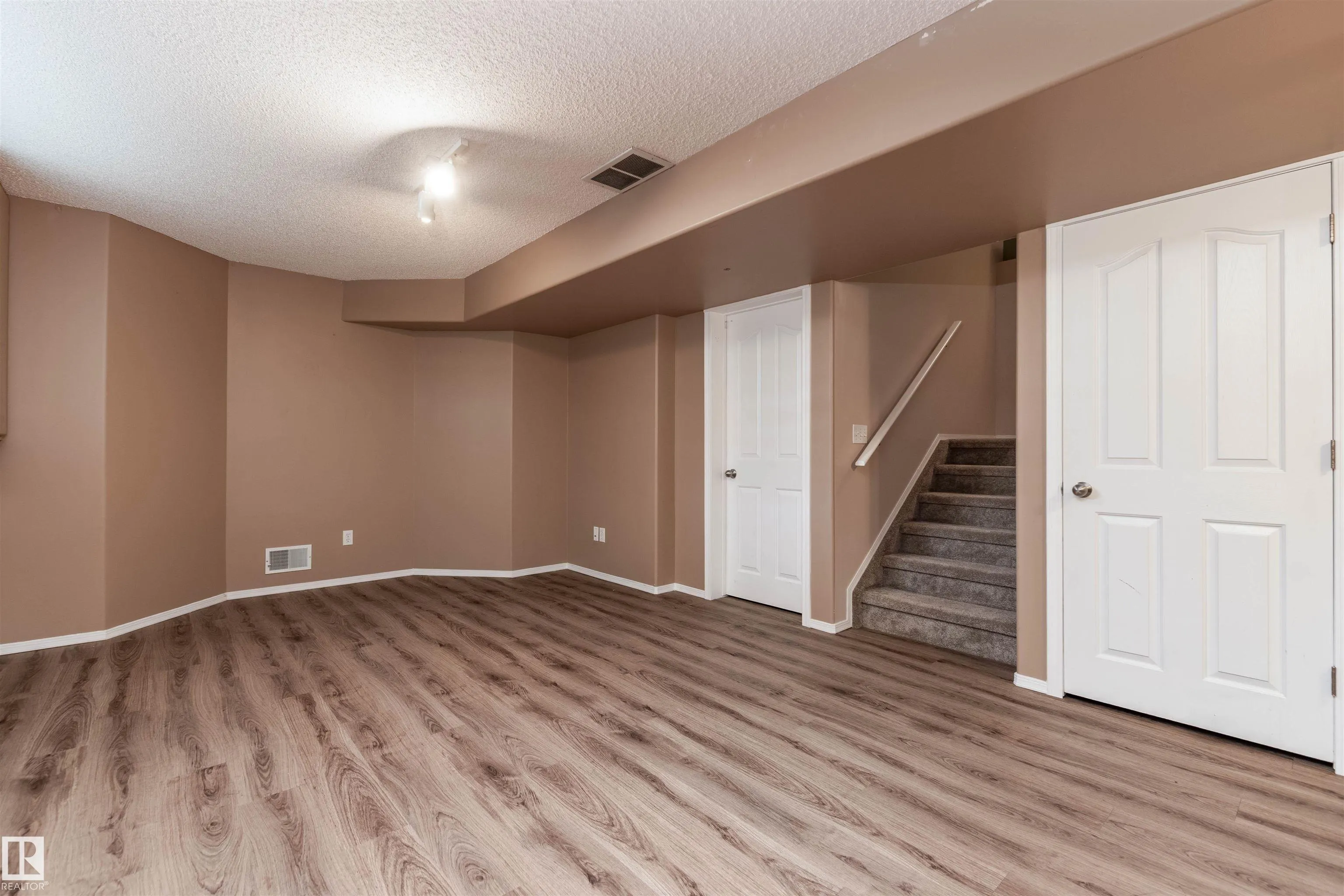 955 Normandy Lane