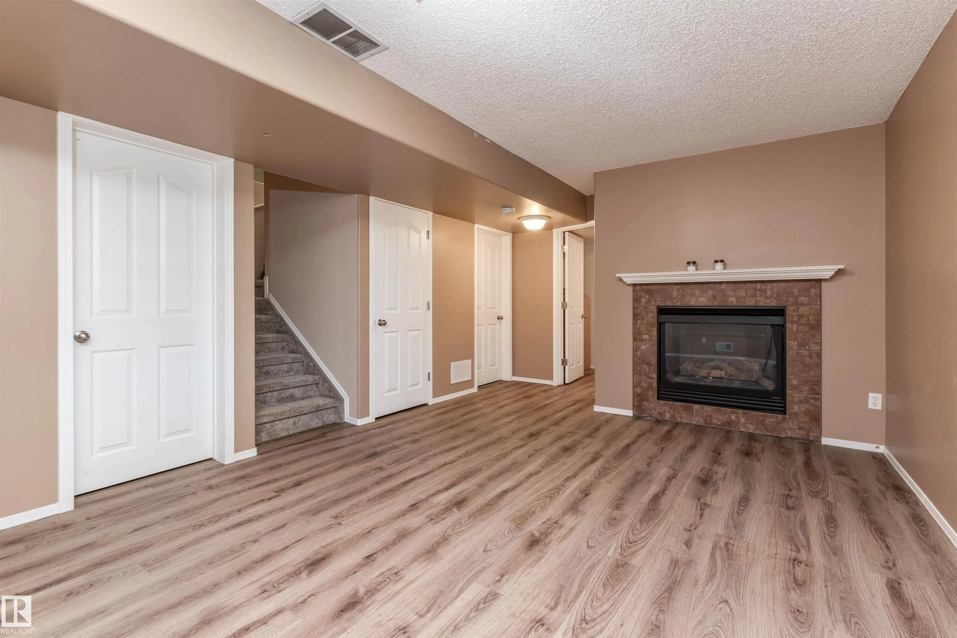 955 Normandy Lane