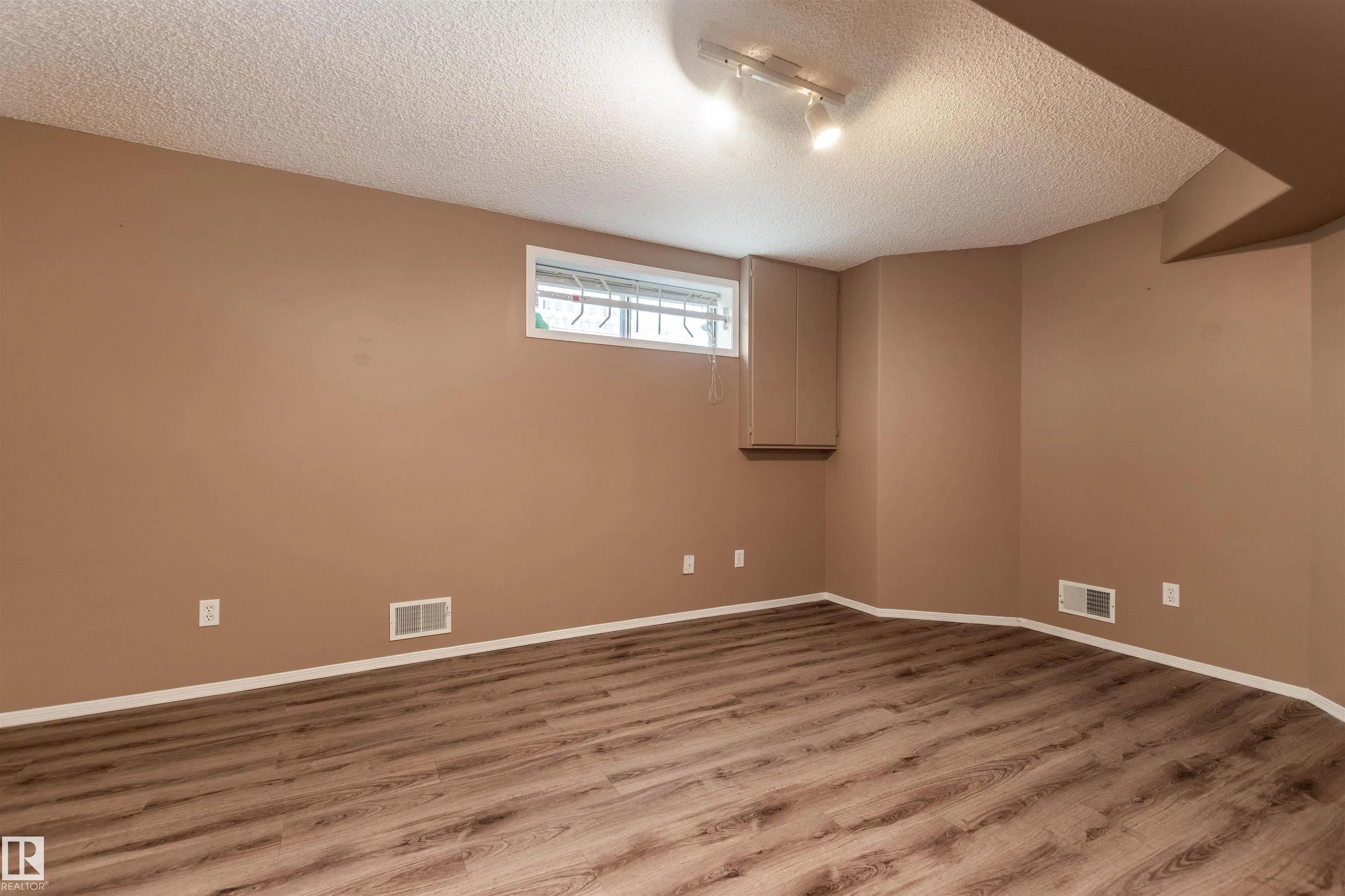 955 Normandy Lane