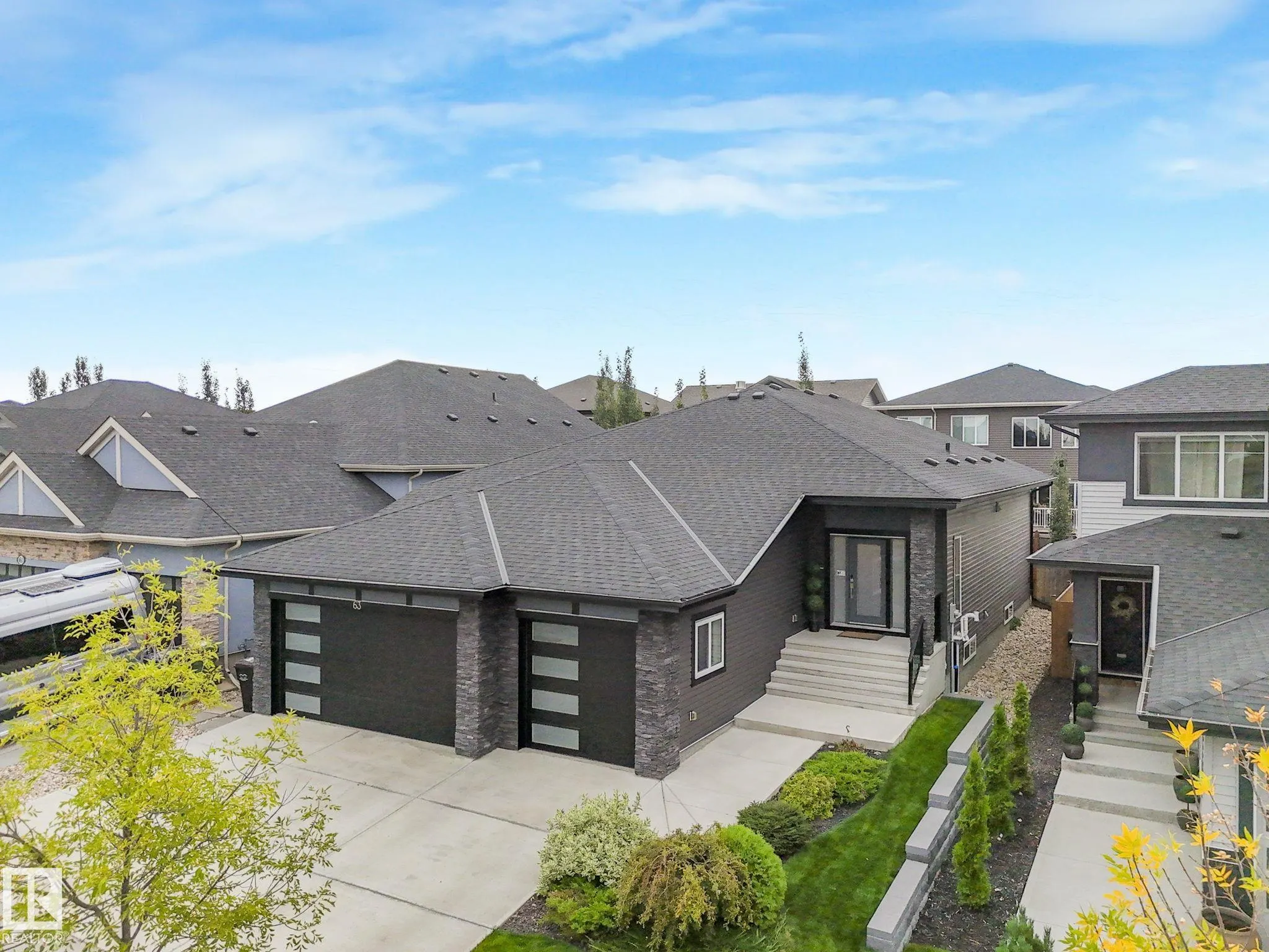 63 WOODS Place