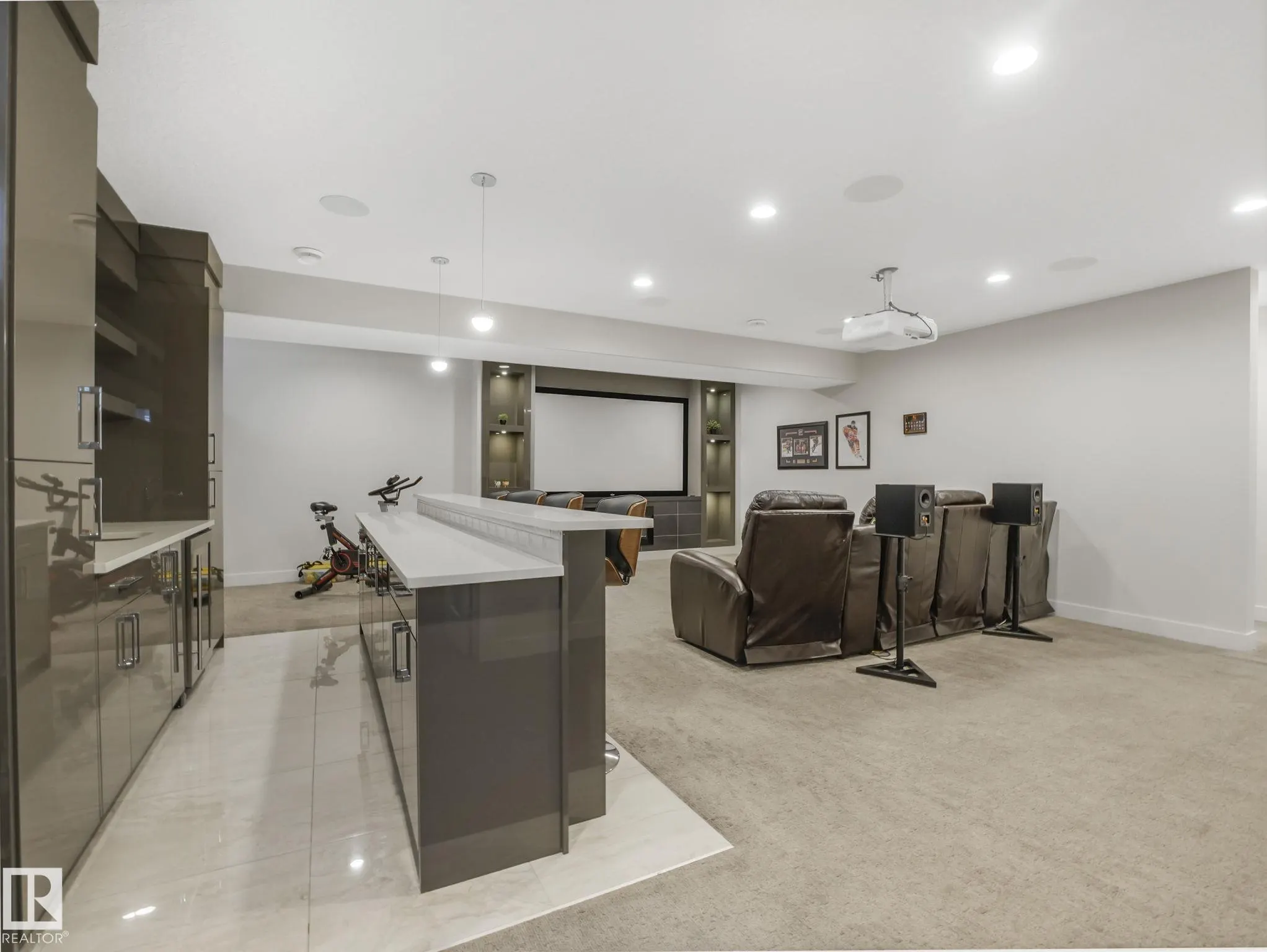 63 WOODS Place