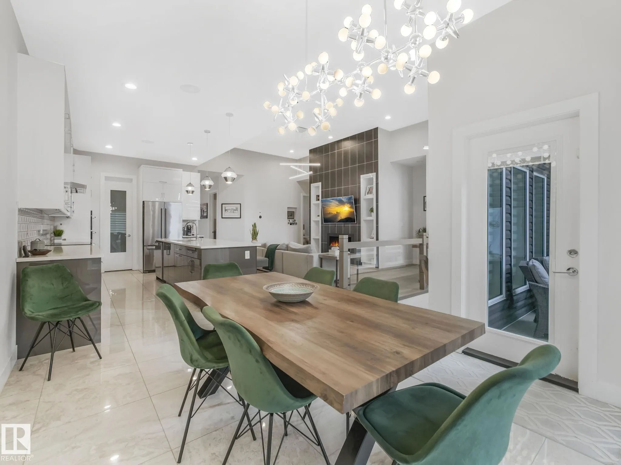63 WOODS Place