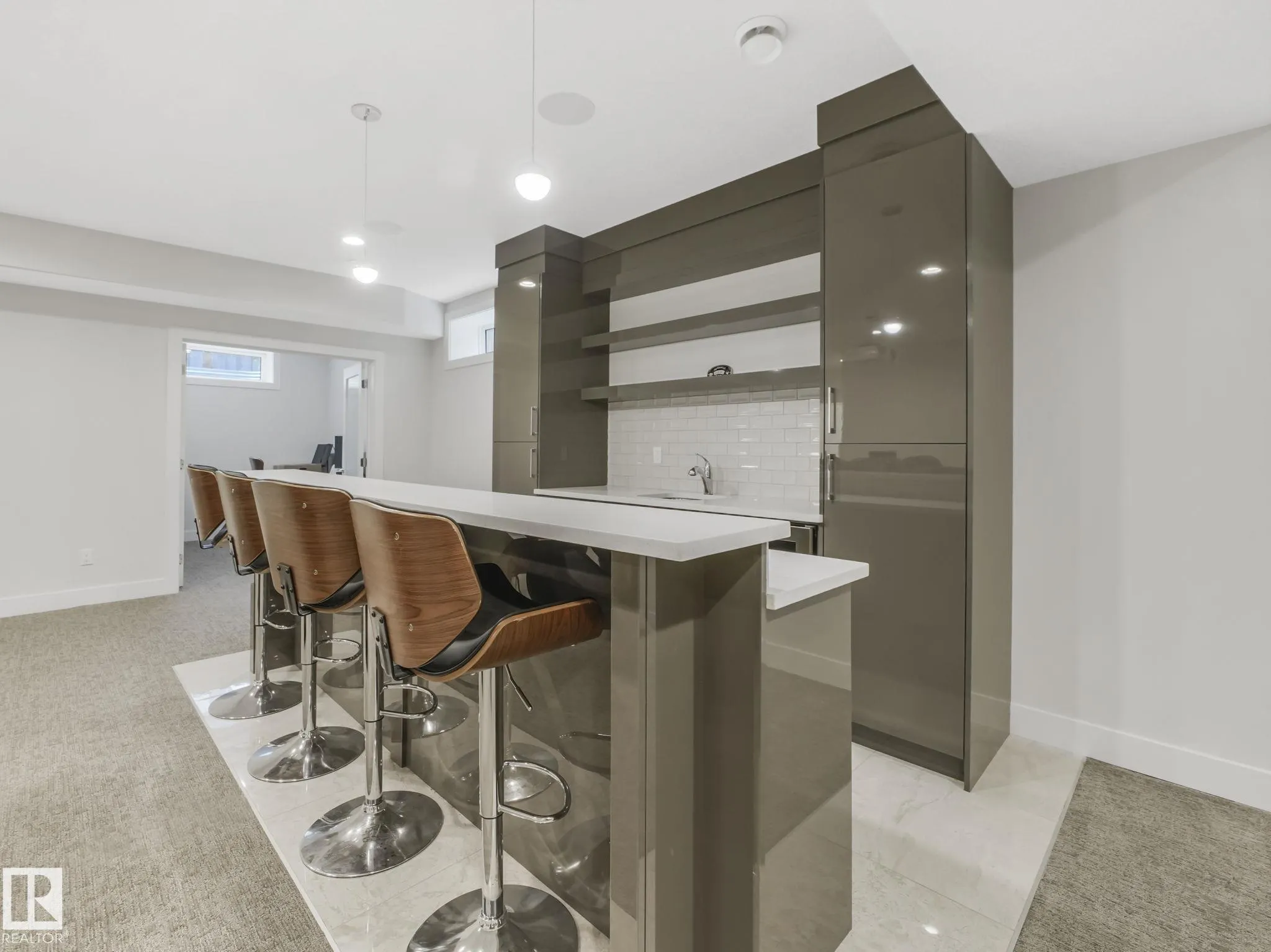 63 WOODS Place