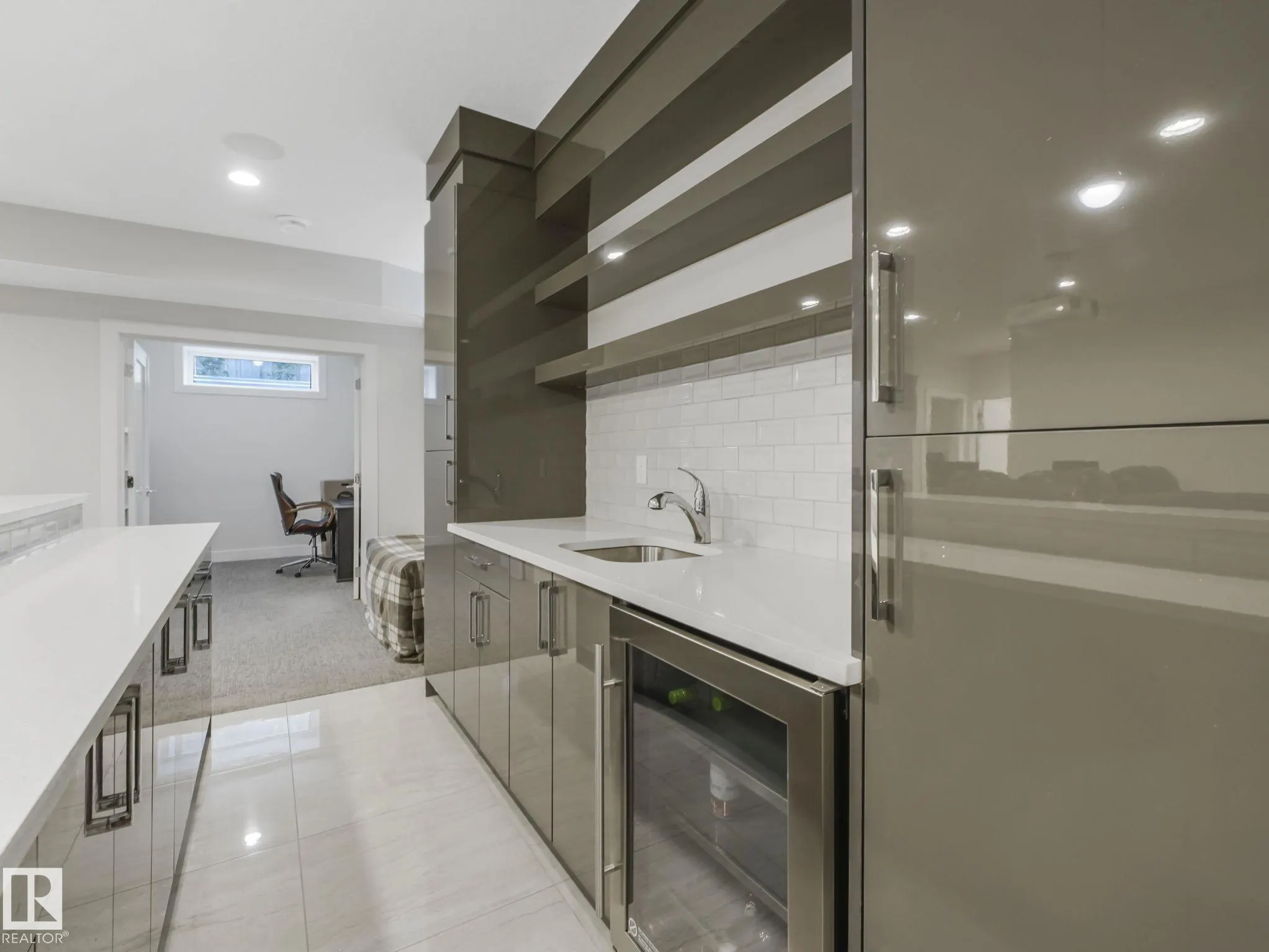 63 WOODS Place