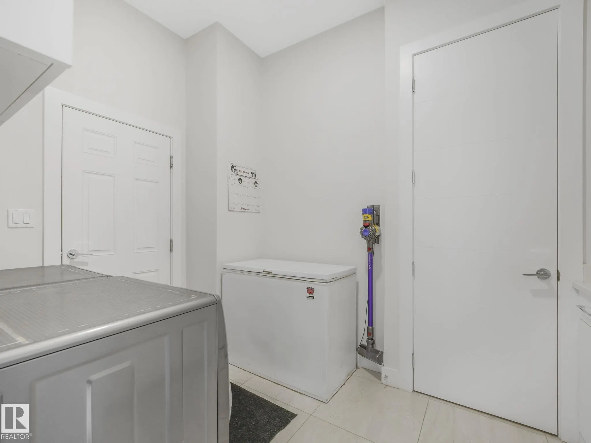 63 WOODS Place
