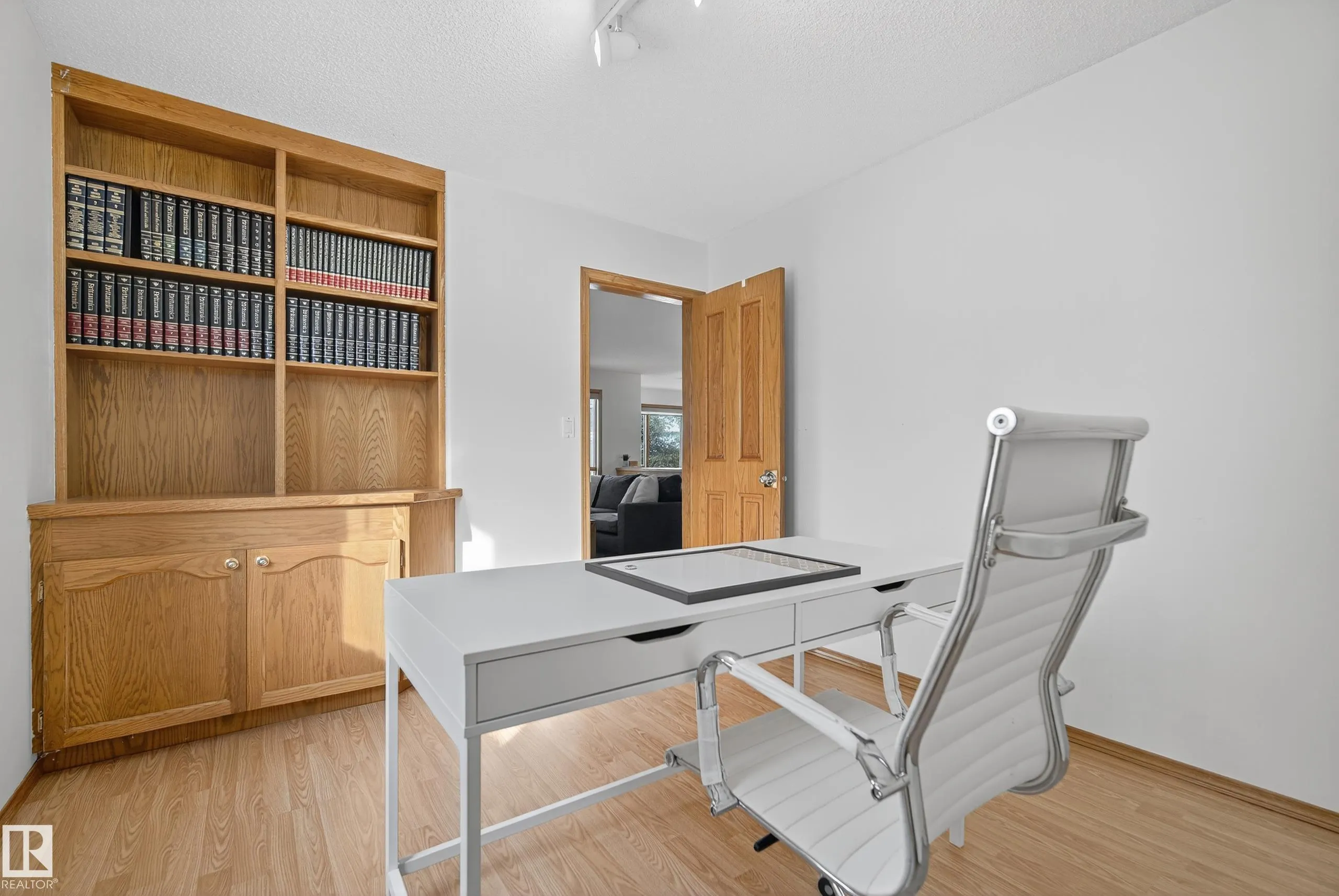 917 ORMSBY Wynd