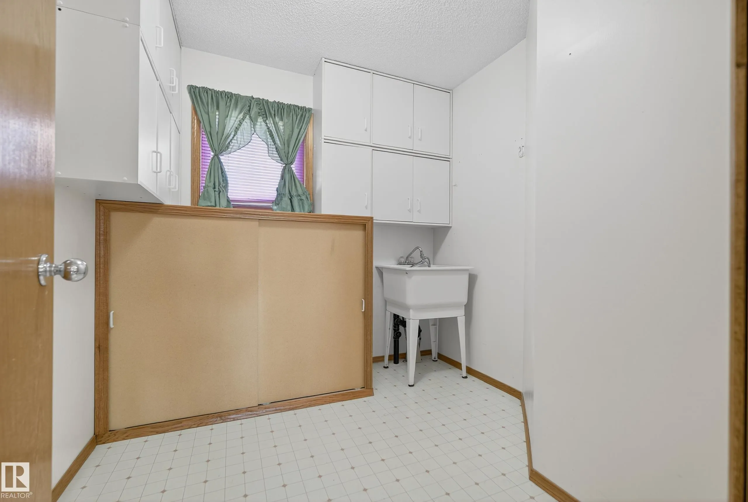 917 ORMSBY Wynd
