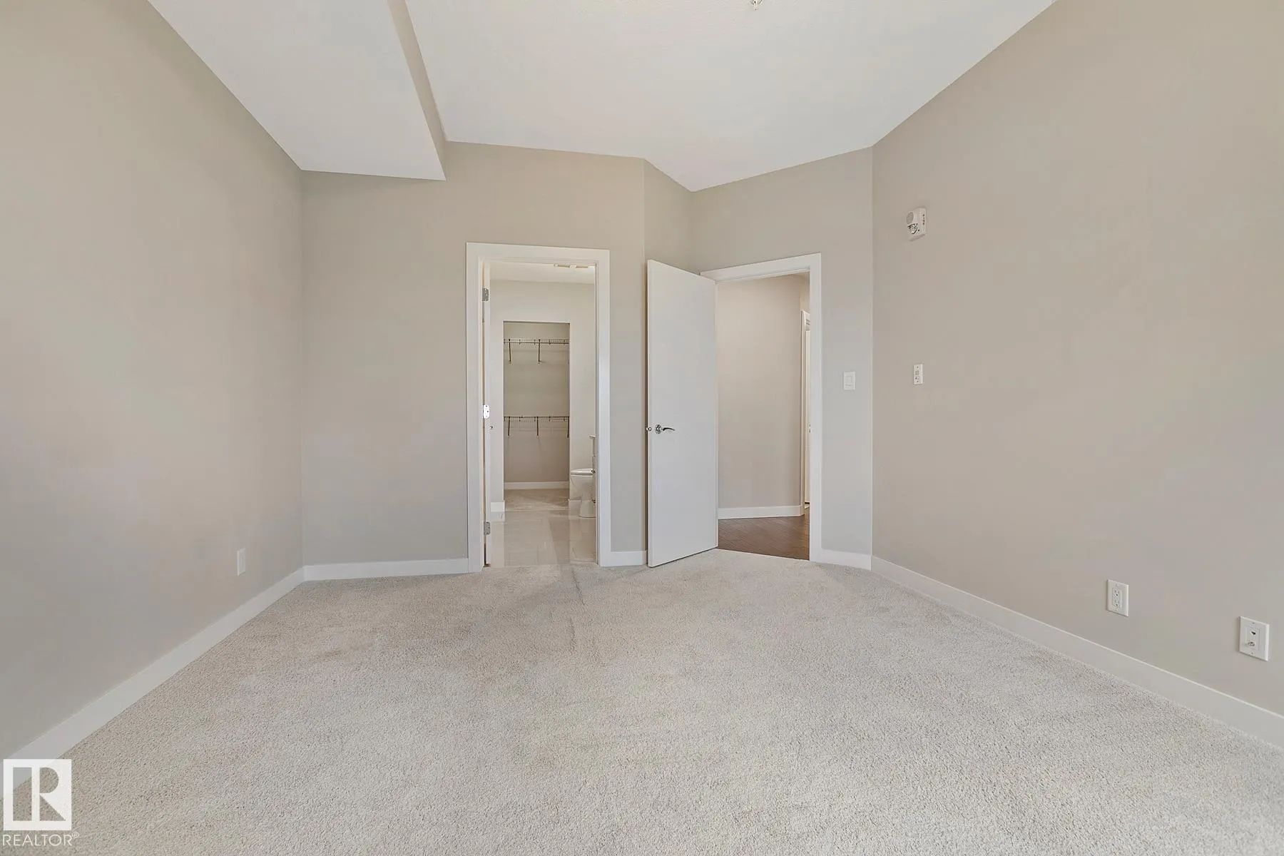 625 LEGER Way
