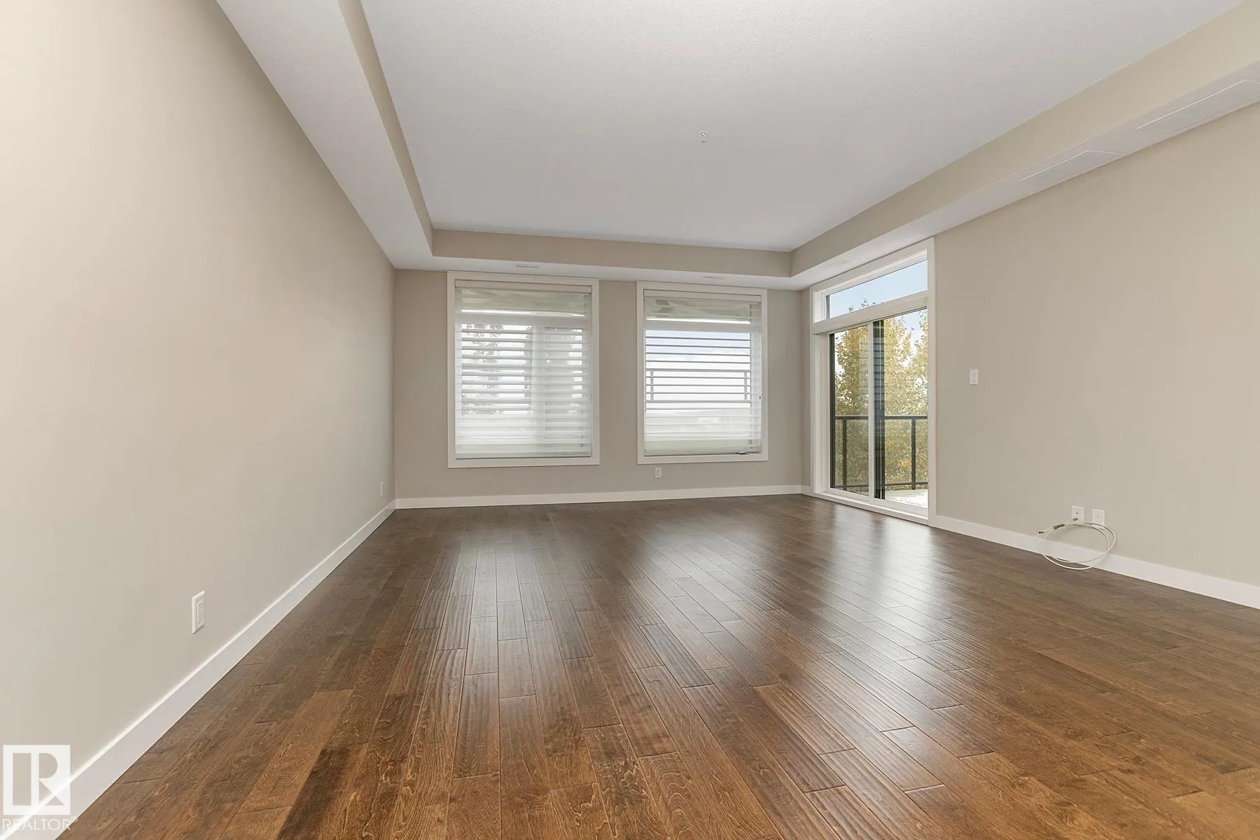 625 LEGER Way