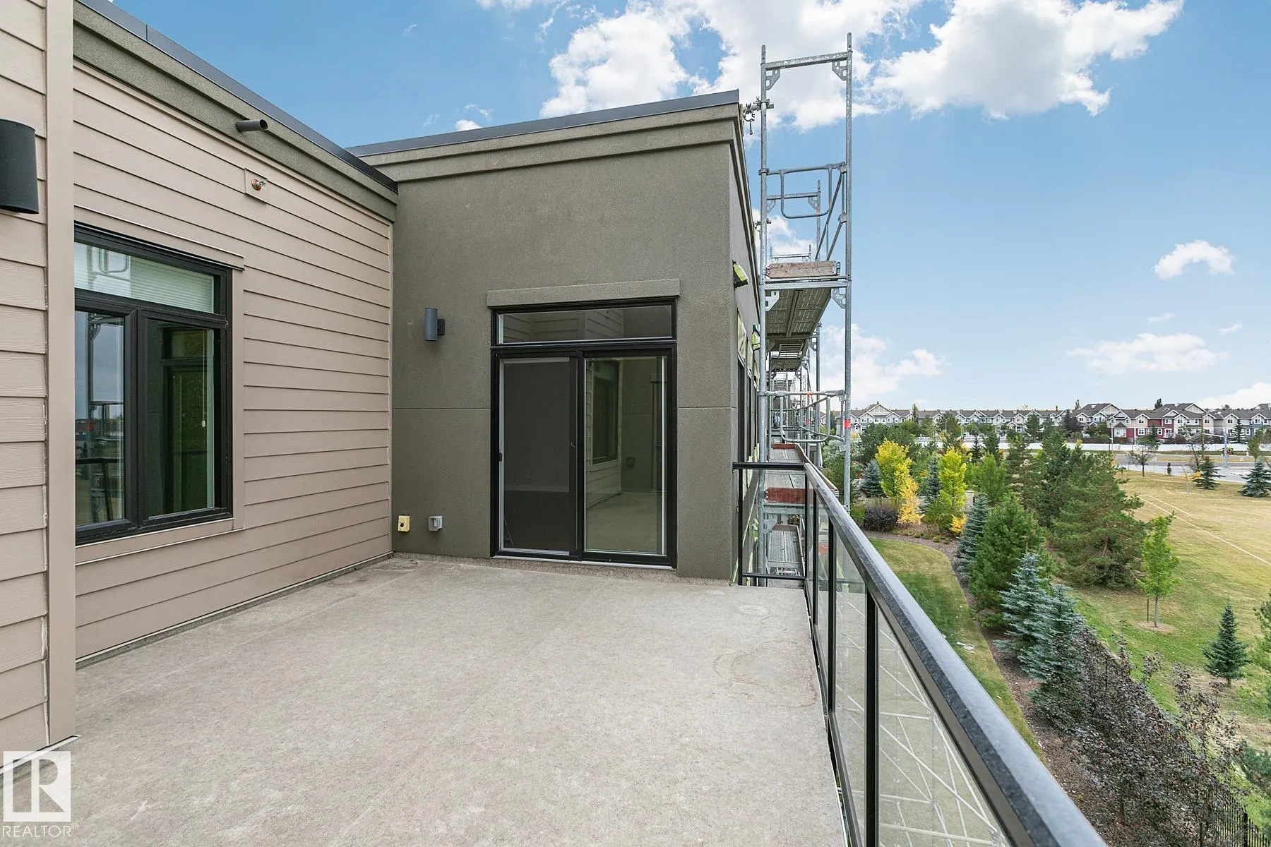 625 LEGER Way