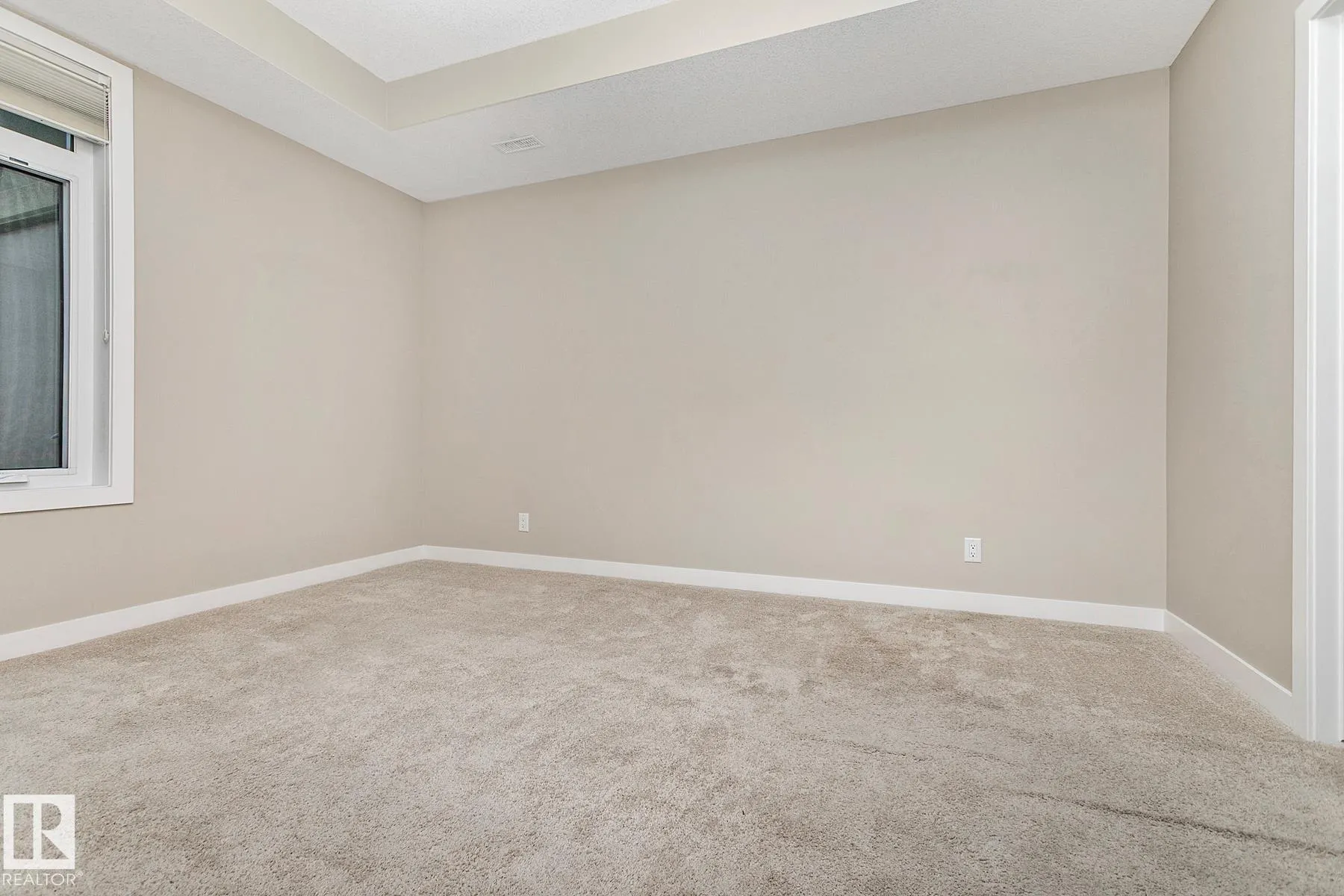 625 LEGER Way