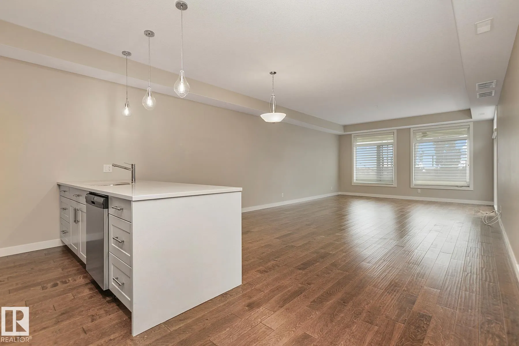 625 LEGER Way