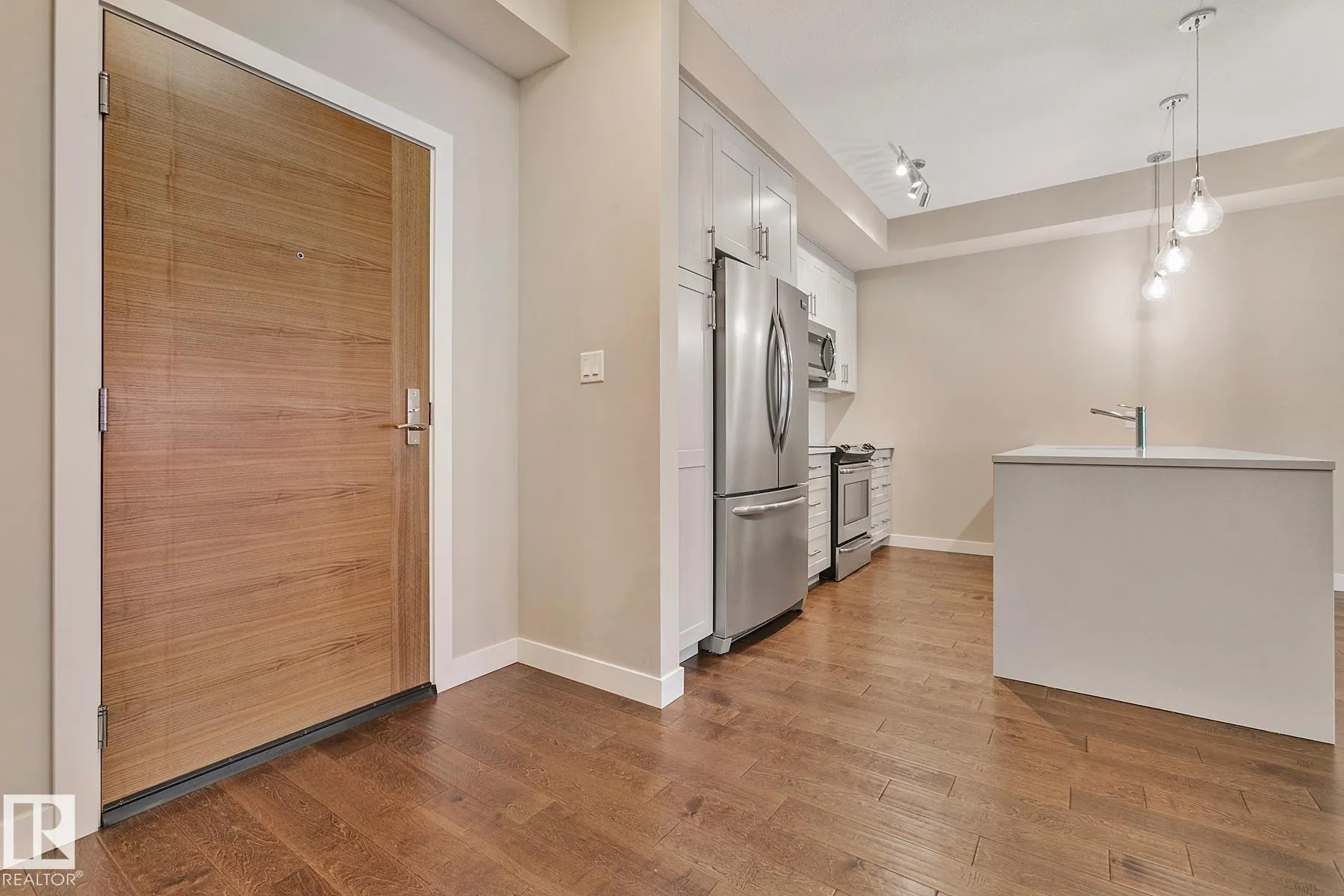 625 LEGER Way