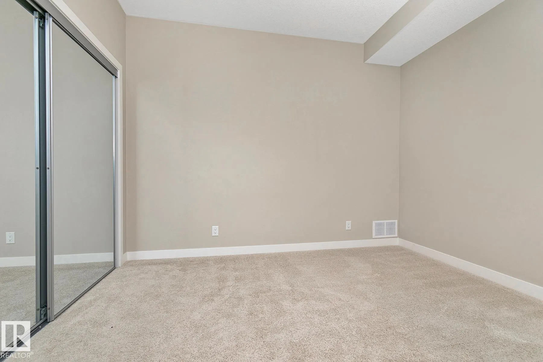 625 LEGER Way