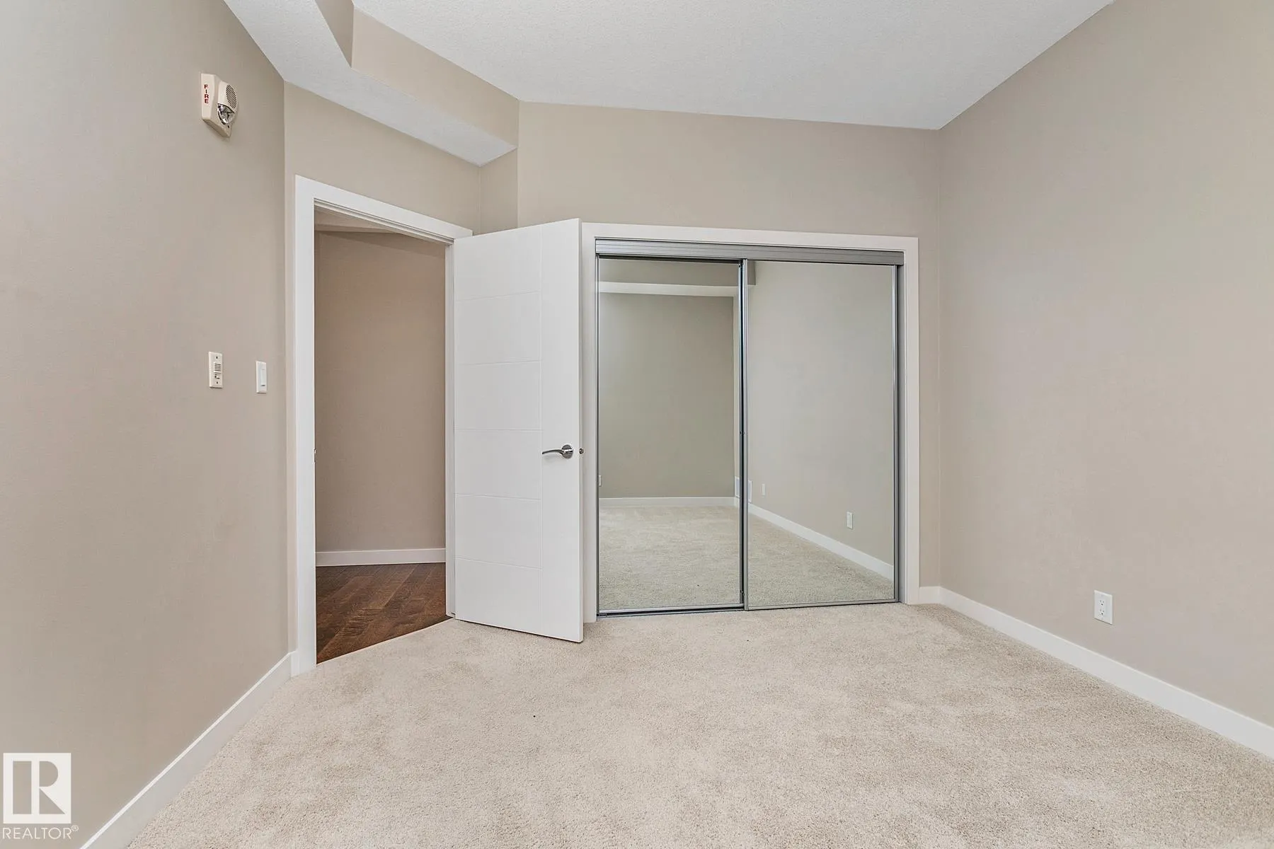 625 LEGER Way