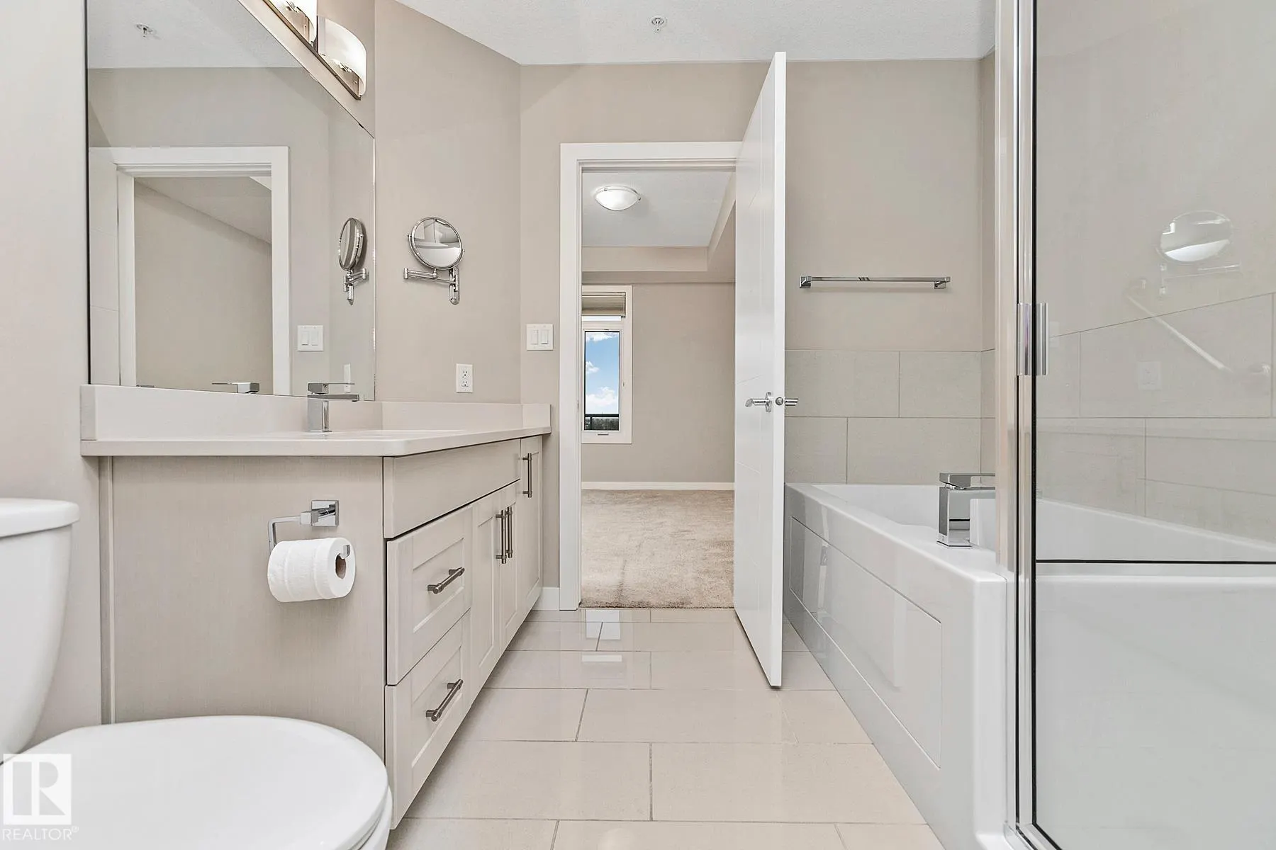 625 LEGER Way