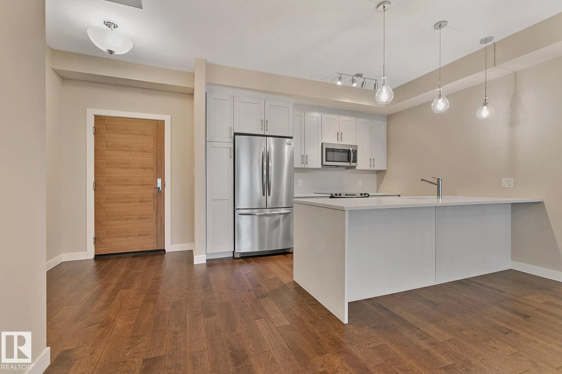 625 LEGER Way