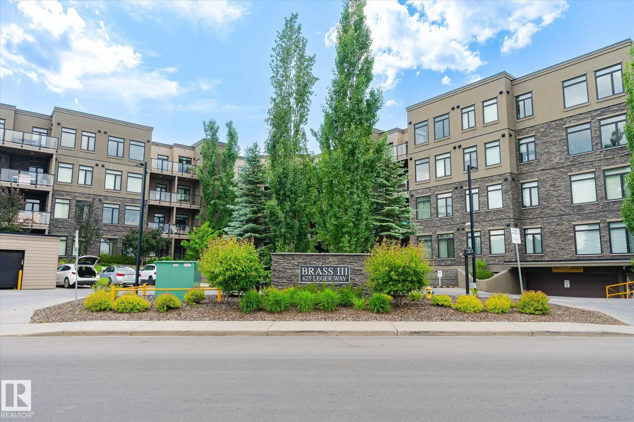 625 LEGER Way