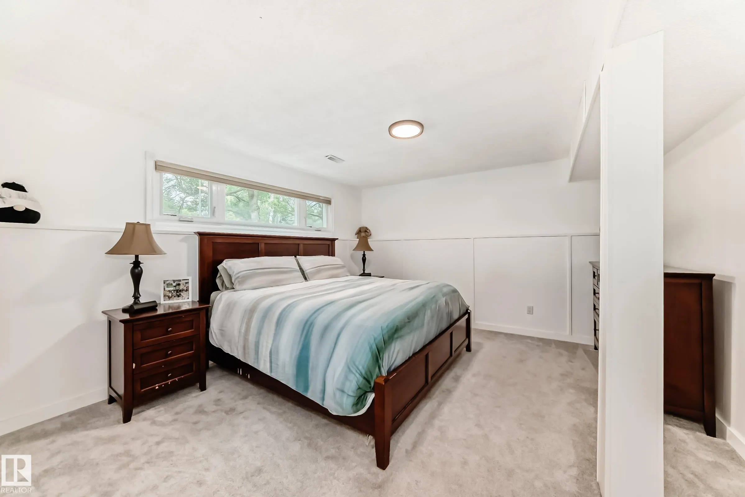 6 Beacon Crescent