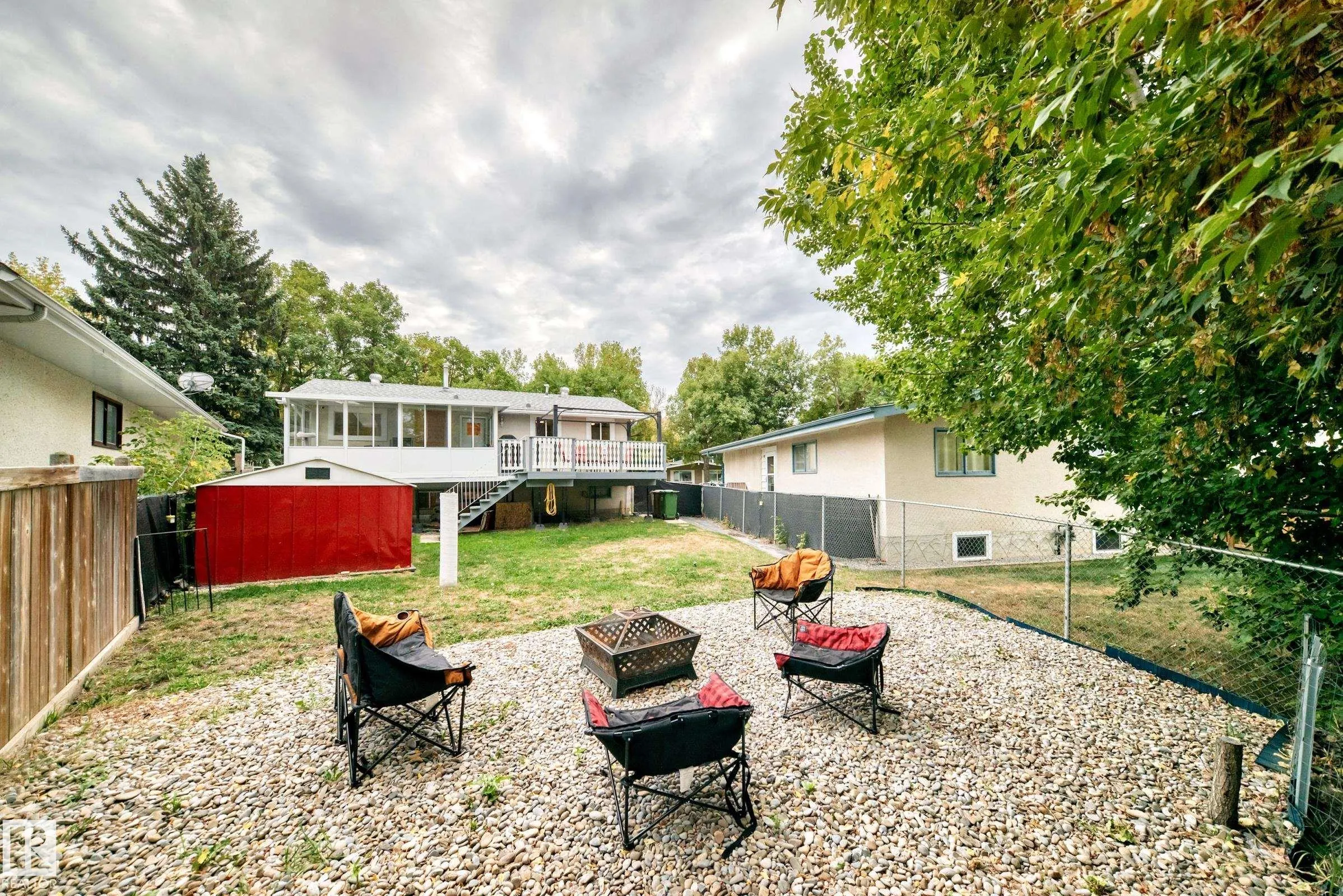 6 Beacon Crescent