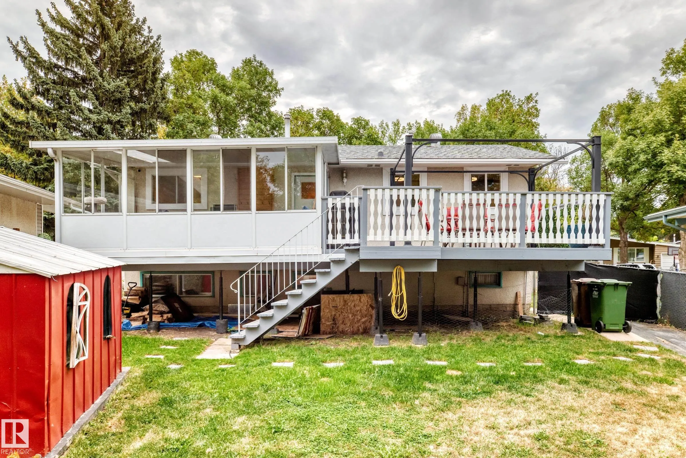 6 Beacon Crescent
