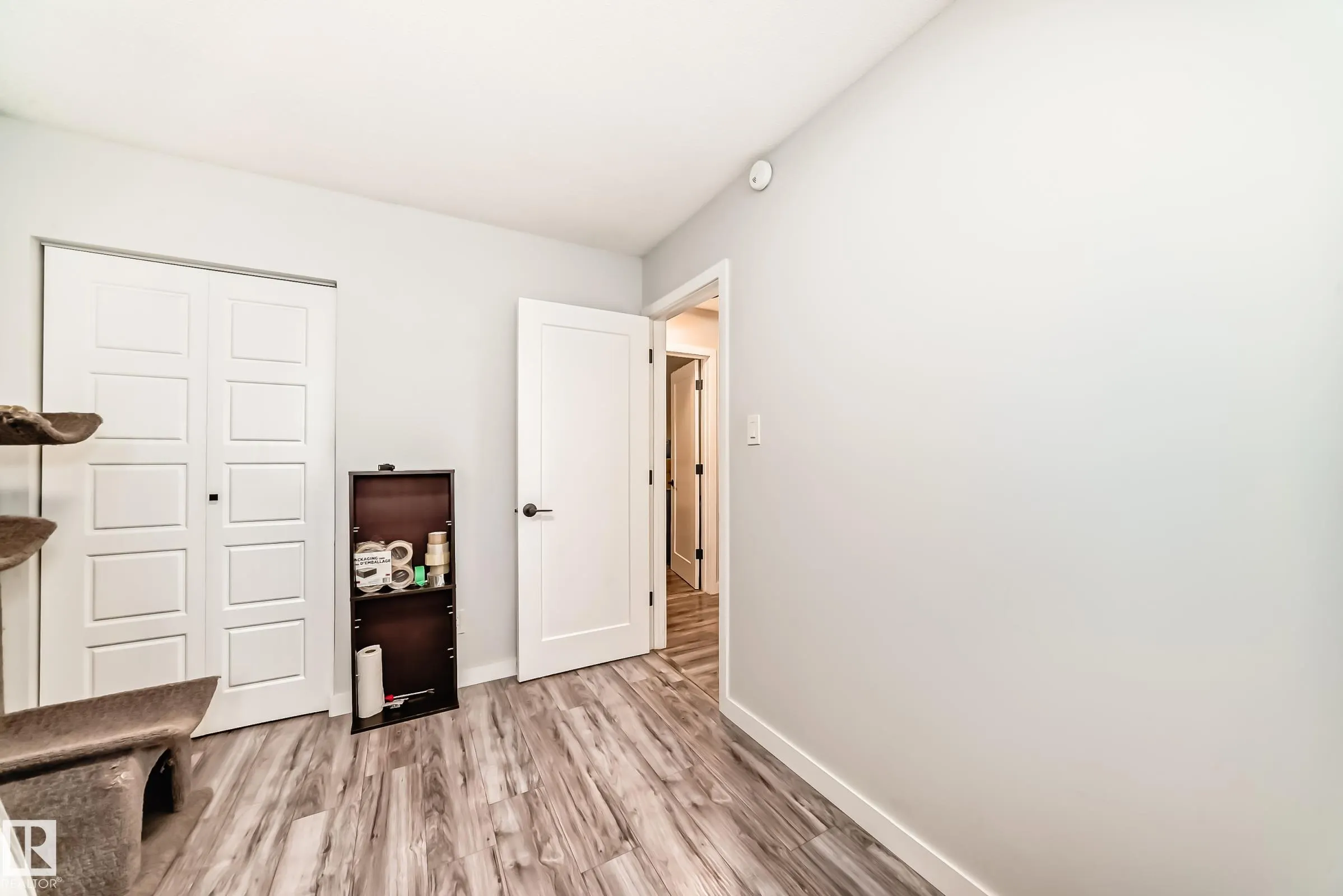 6 Beacon Crescent