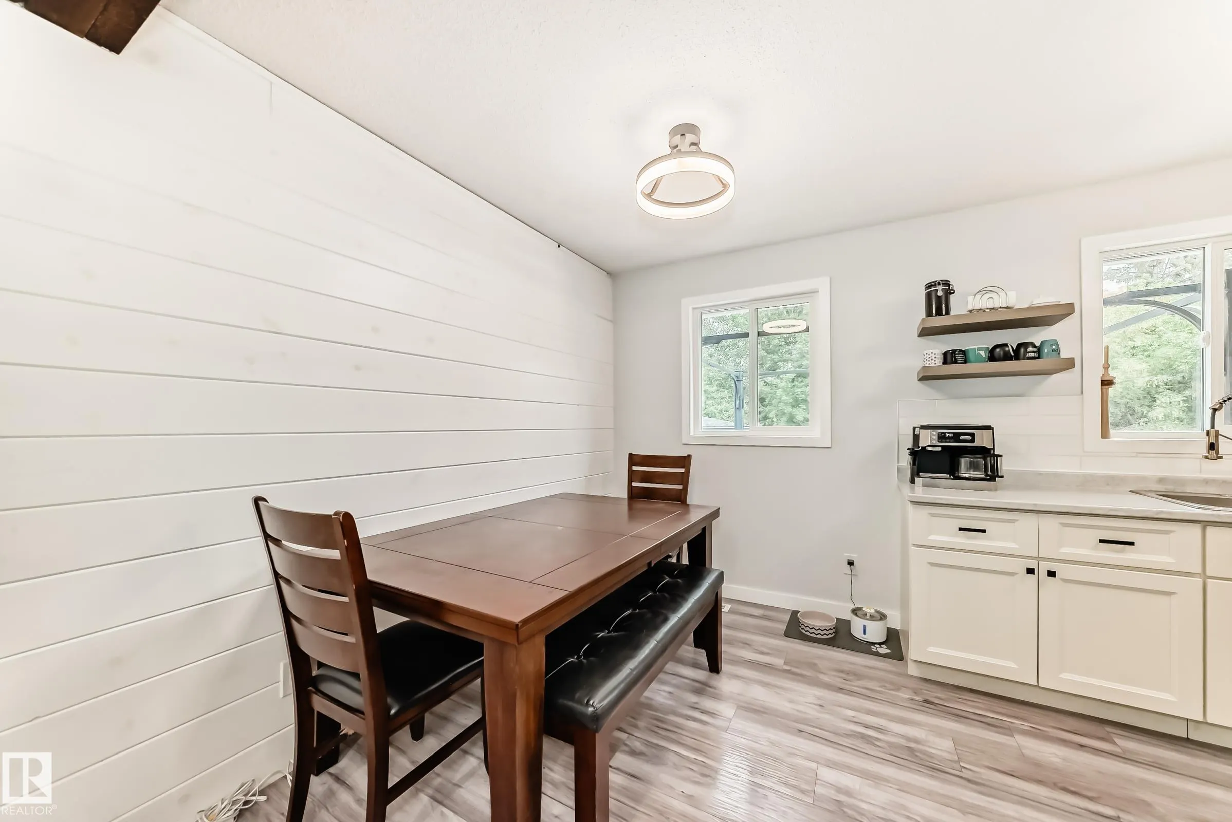 6 Beacon Crescent