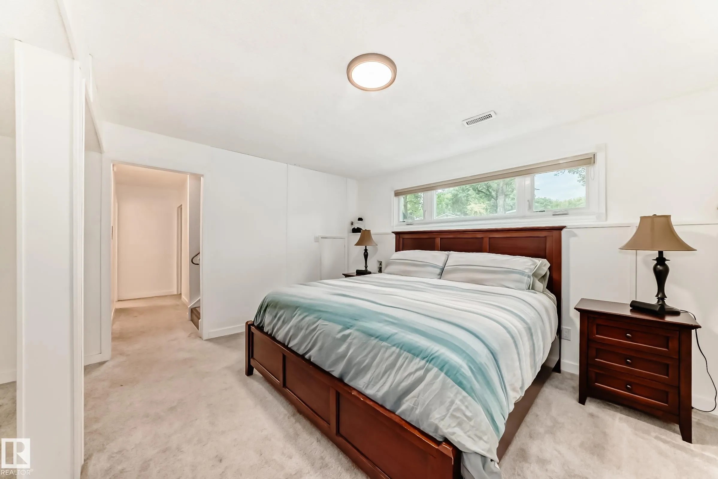 6 Beacon Crescent