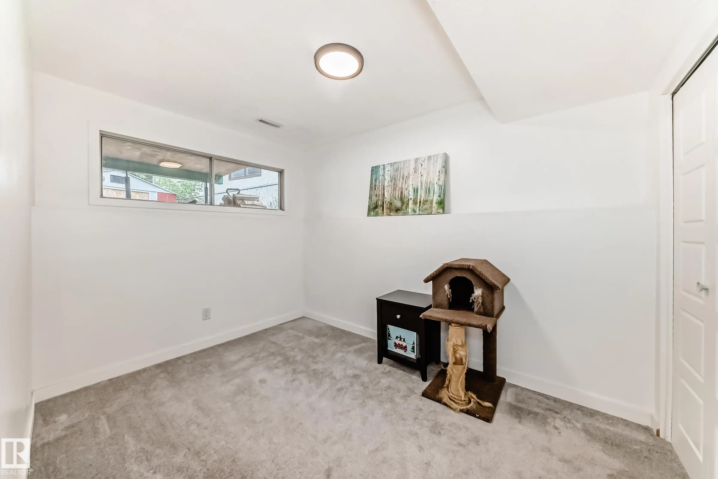 6 Beacon Crescent