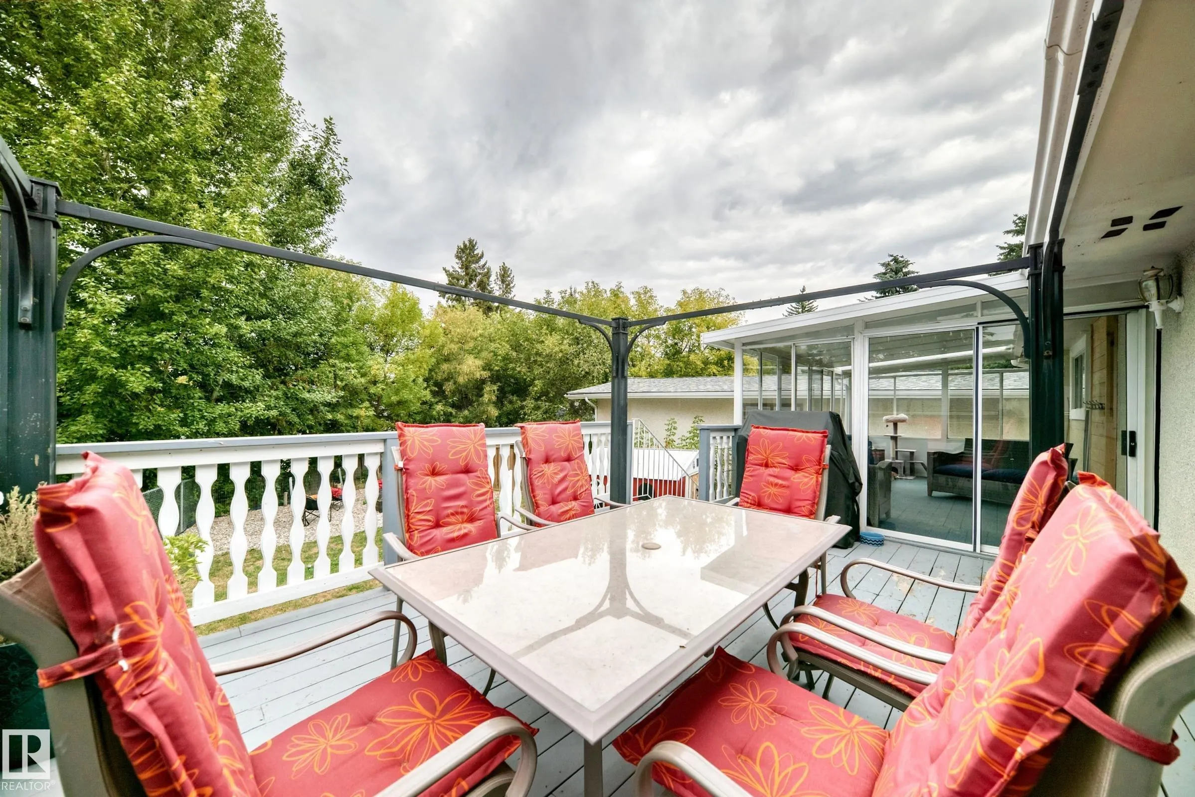 6 Beacon Crescent