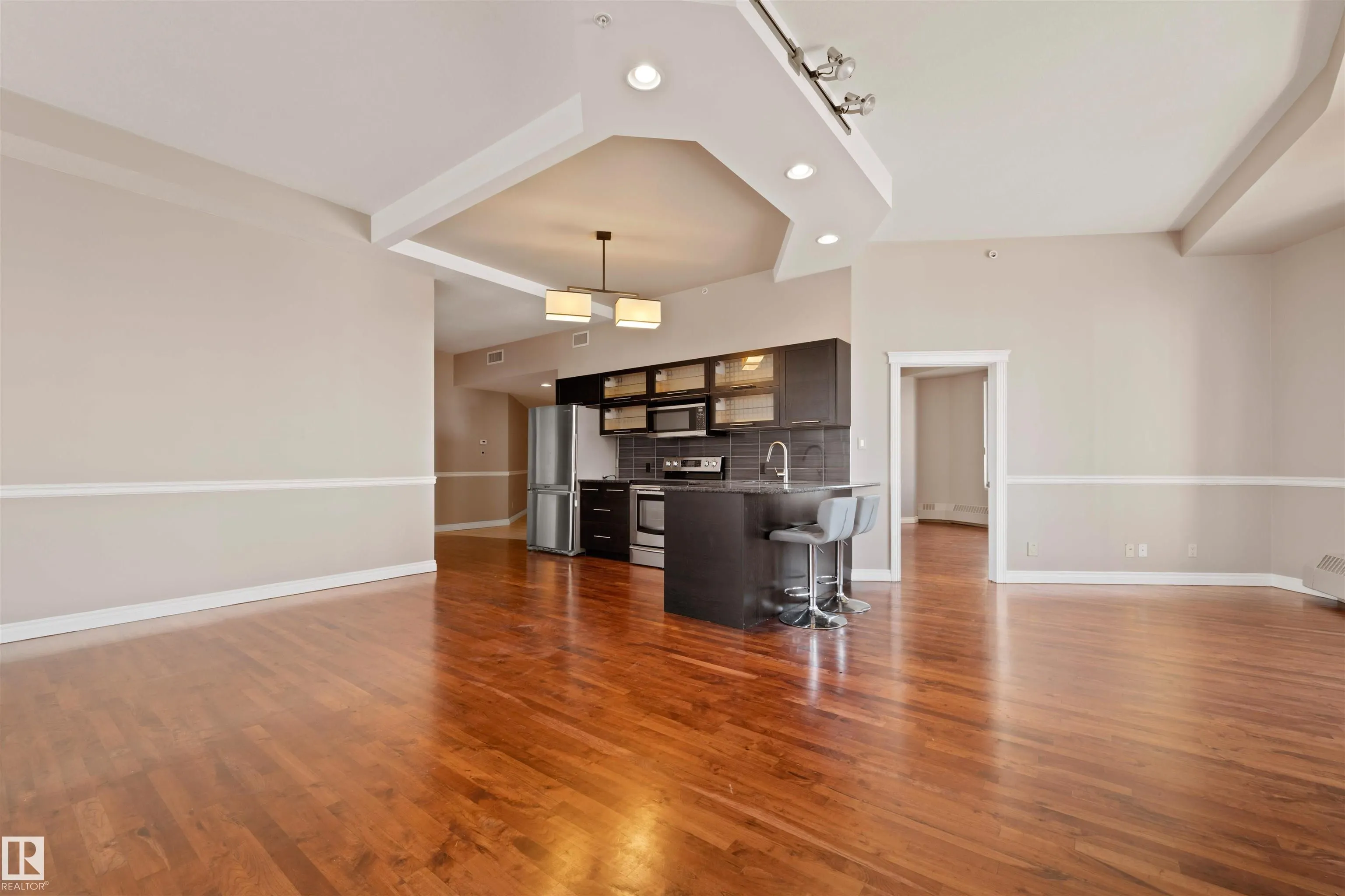 10106 105 Street