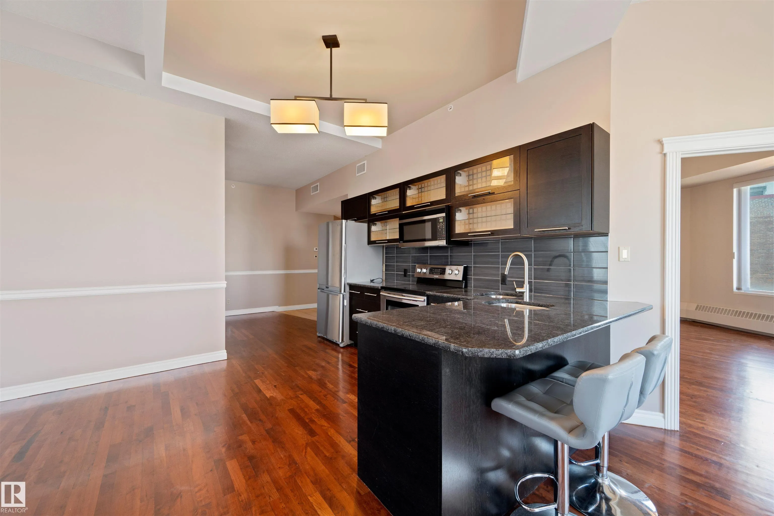10106 105 Street