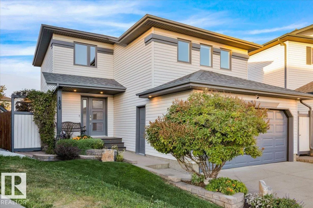 1808 37 Avenue