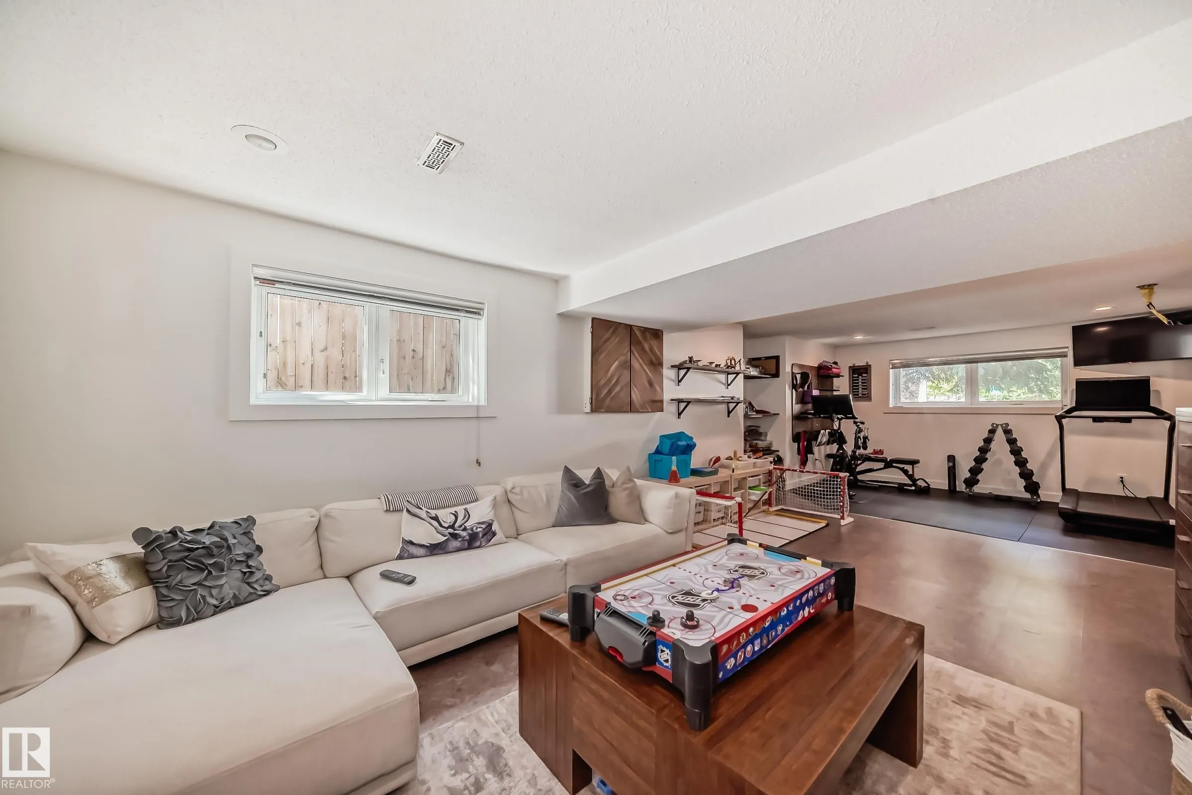 118 LANGHOLM Drive